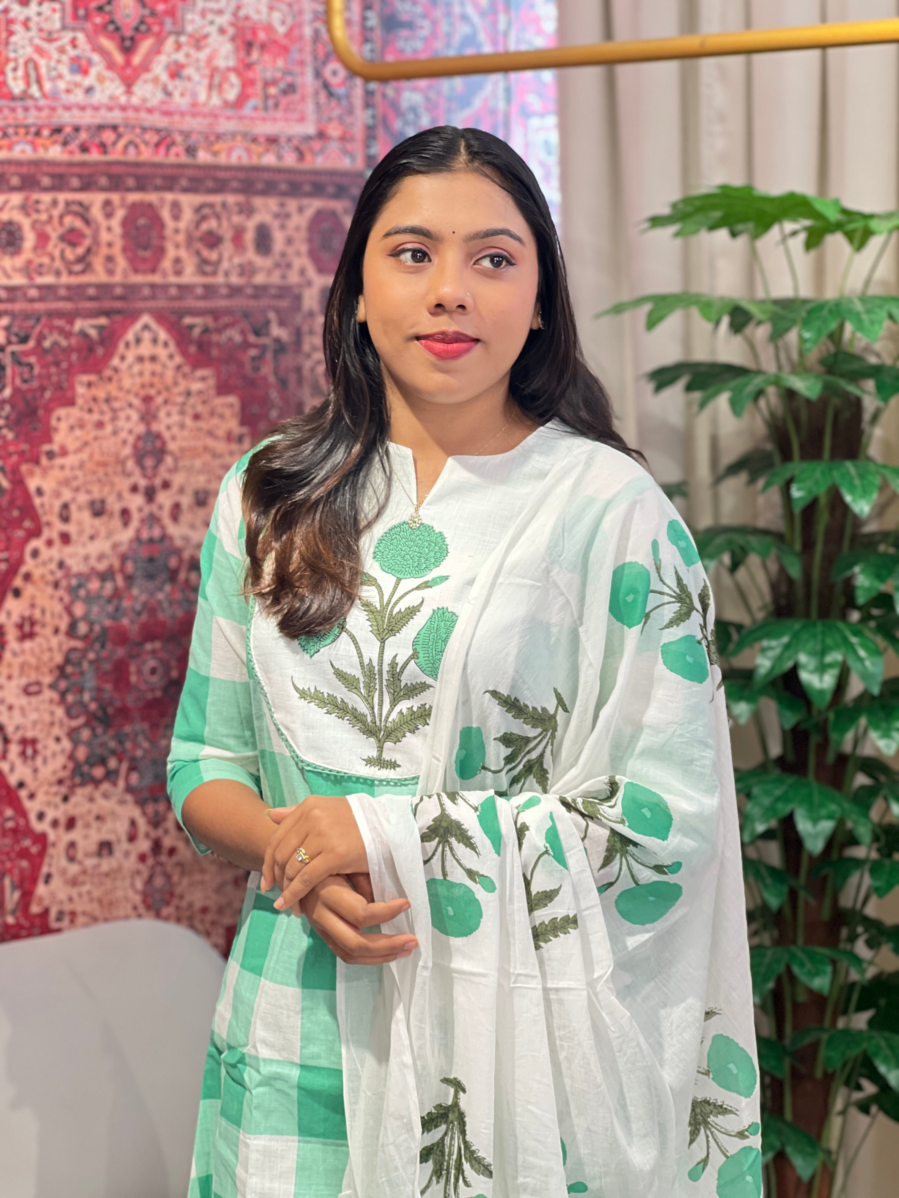 Floral Printed Pattern Linen Cotton Kurta Set | OMF184