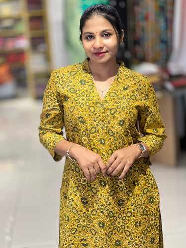 Ajrak Inspired Printed Cotton Kurta | DNT520