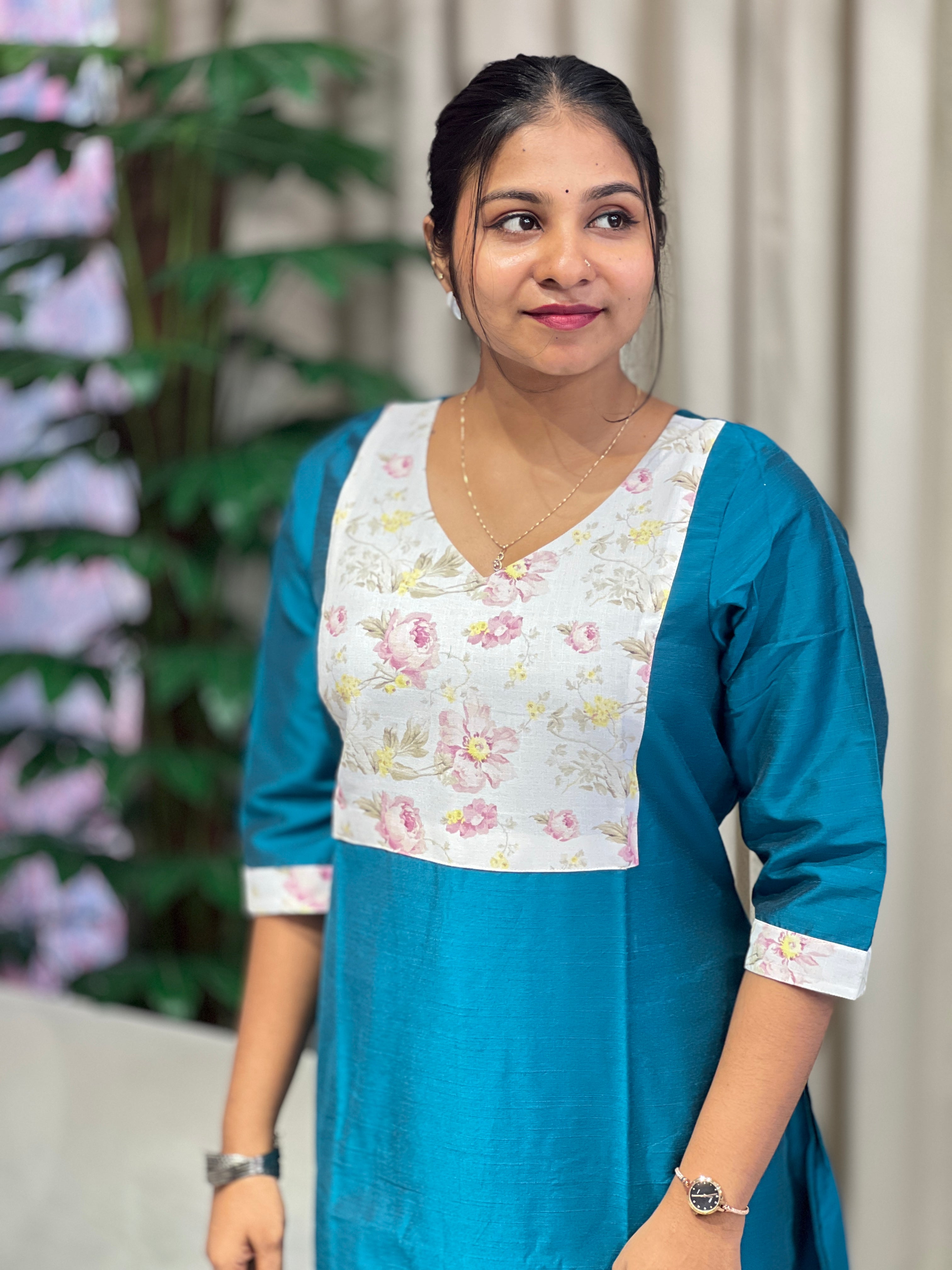 Patch Detailied Semi Silk Cotton Kurta | DNT960