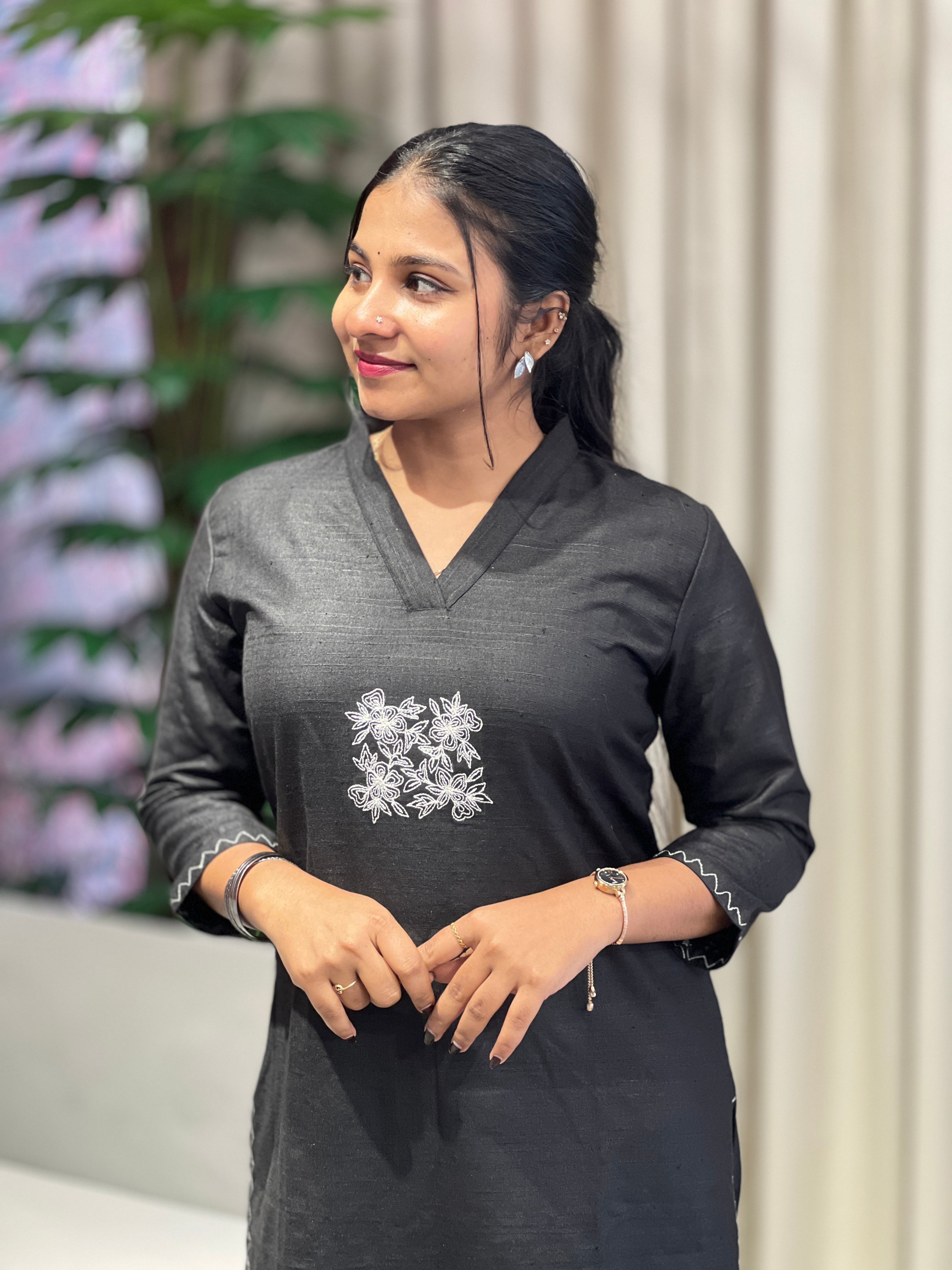 Floral Embroidery Cotton Kurta | DNT983