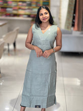 Slitted Patterned Linen Finish Kurta | NAI108