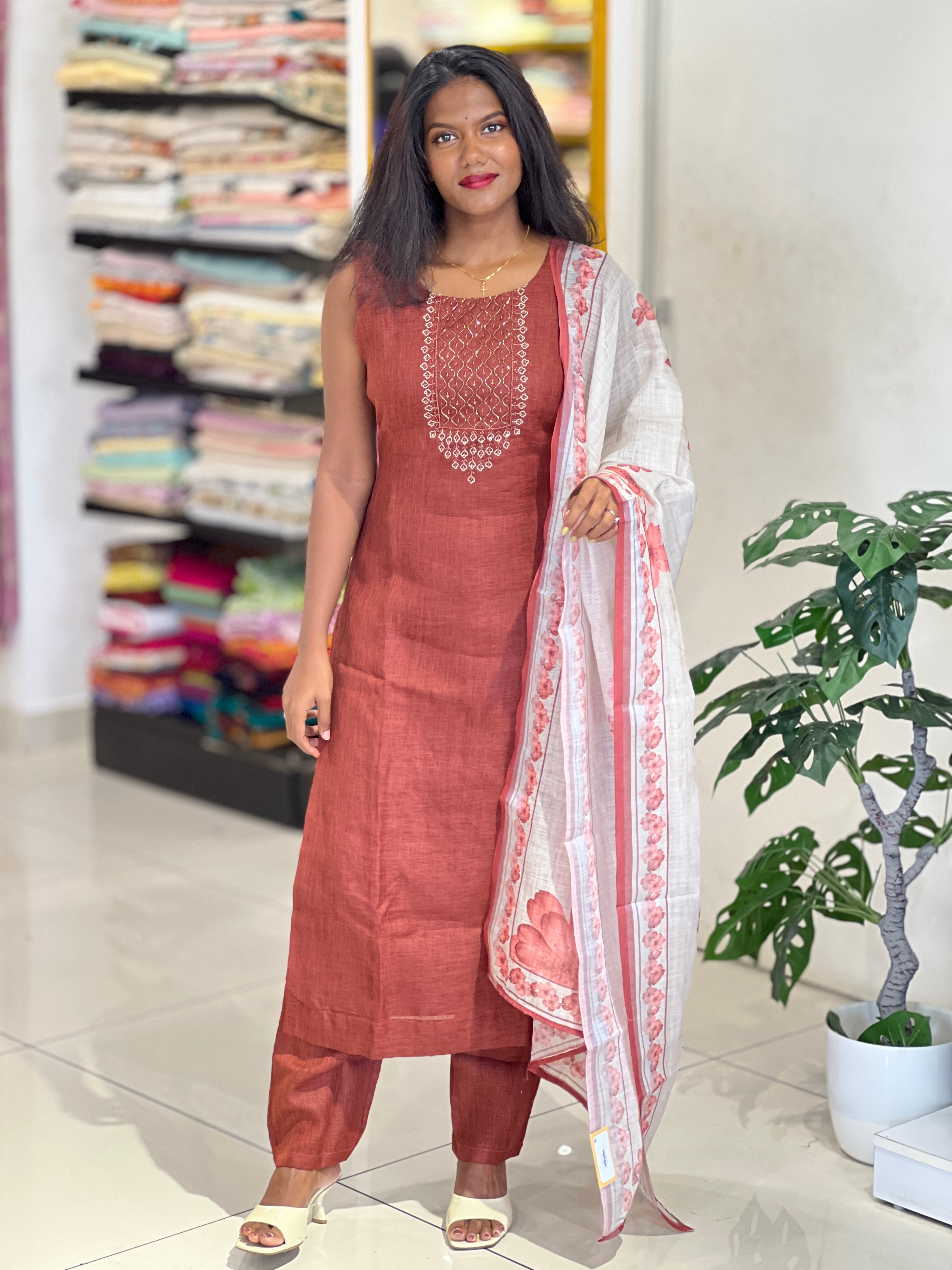 Bead Detailed Linen Finish Kurta Set | NAI149