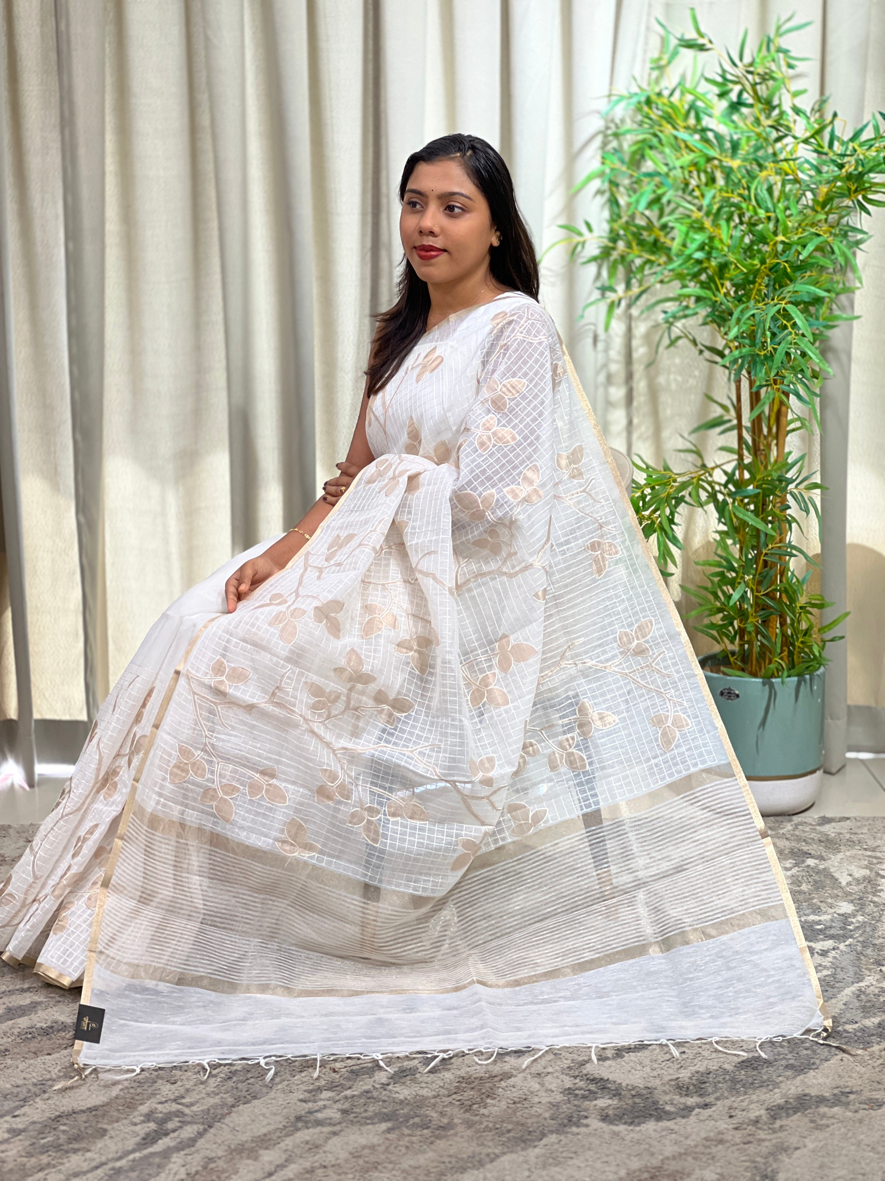 Floral Check Patterned Linen Saree | ZSS430