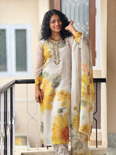 Floral Patterned semi Organza Kurta Set | FW172