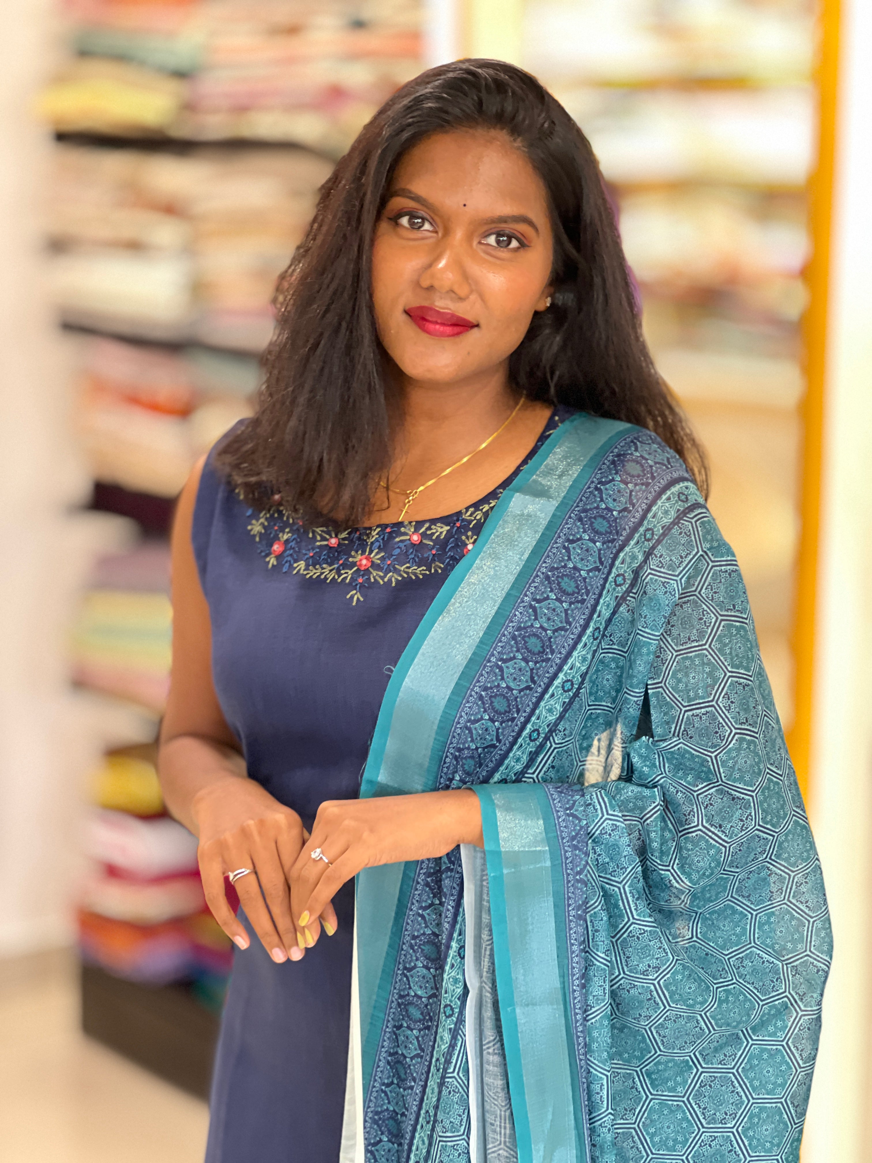 Hand Embroidery Detailed Linen Finish Kurta Set | NAI146