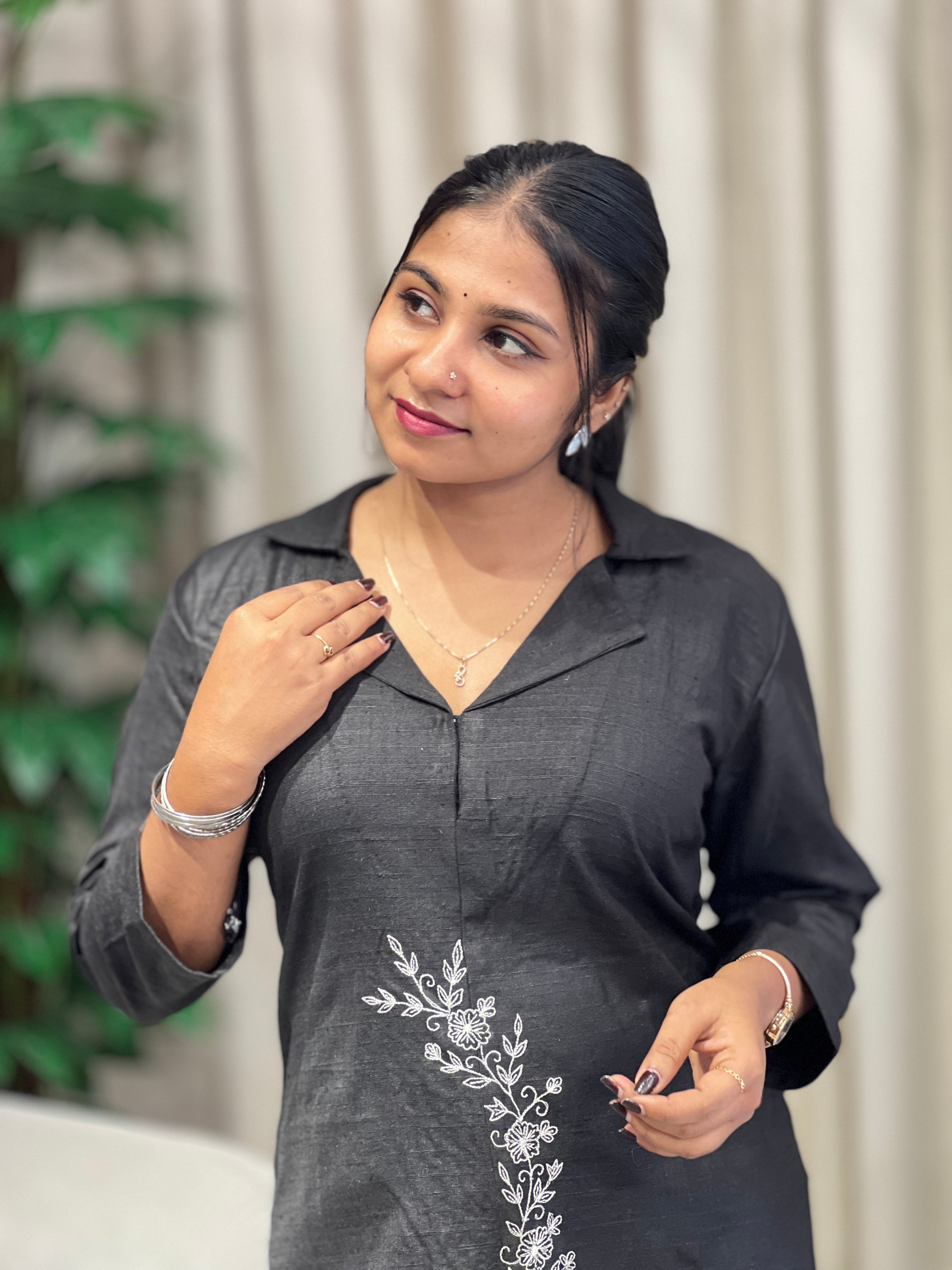 Floral Embroidery Cotton Kurta | DNT970