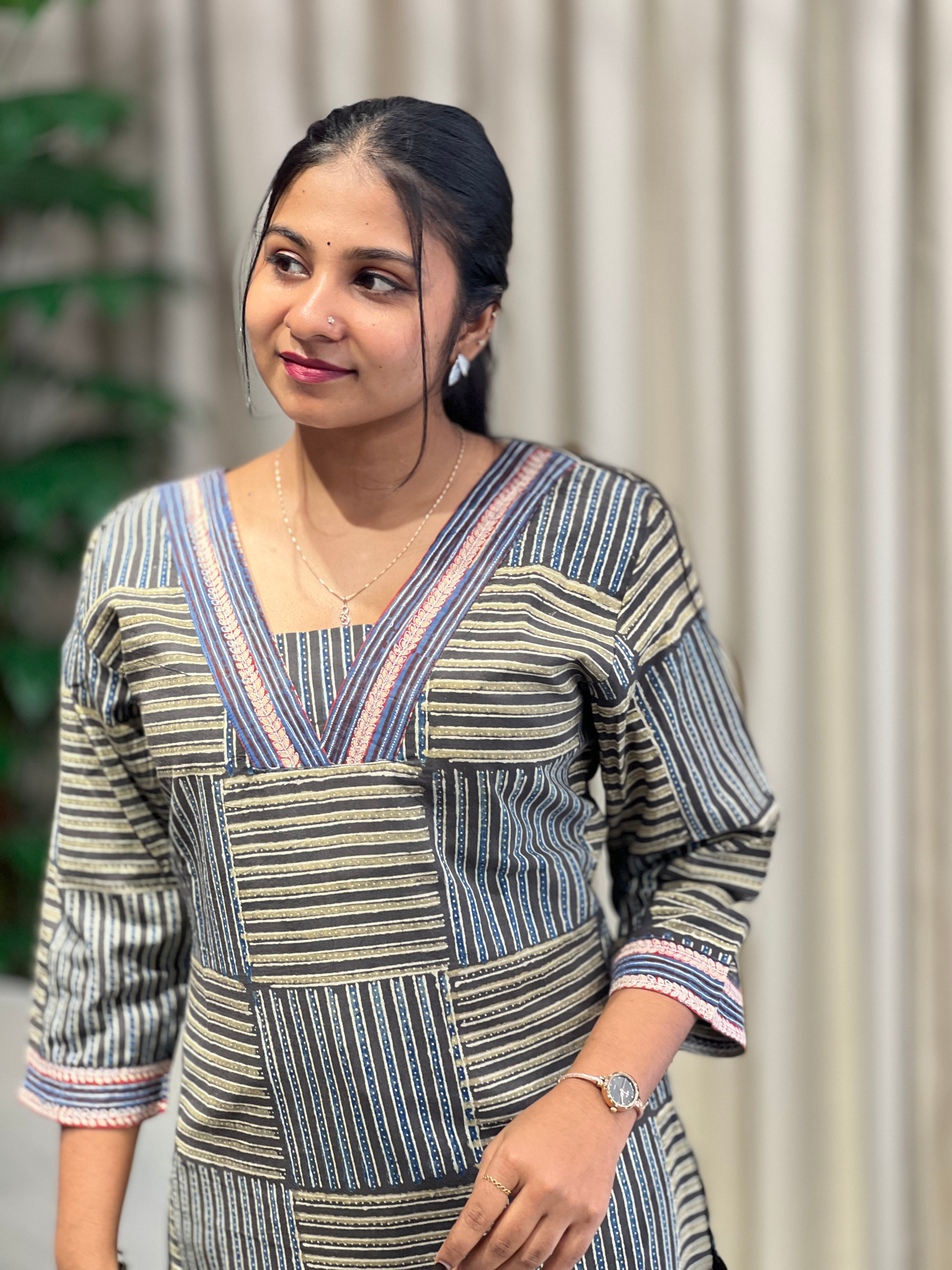 Stripes Pattern Cotton Kurta | DNT981