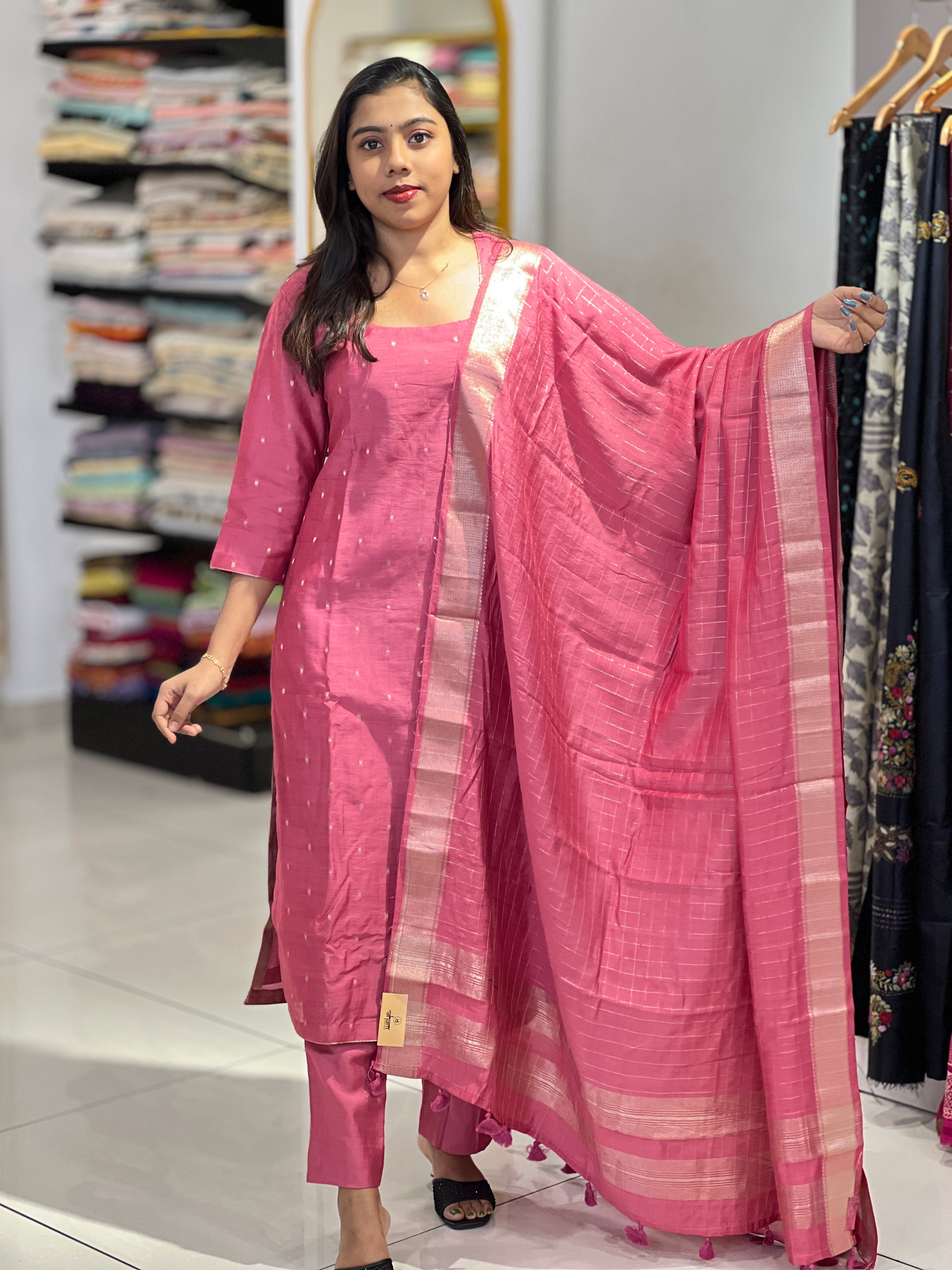 Banarasi Butta Detailed Chanderi Finish Kurta Set | YNG1159