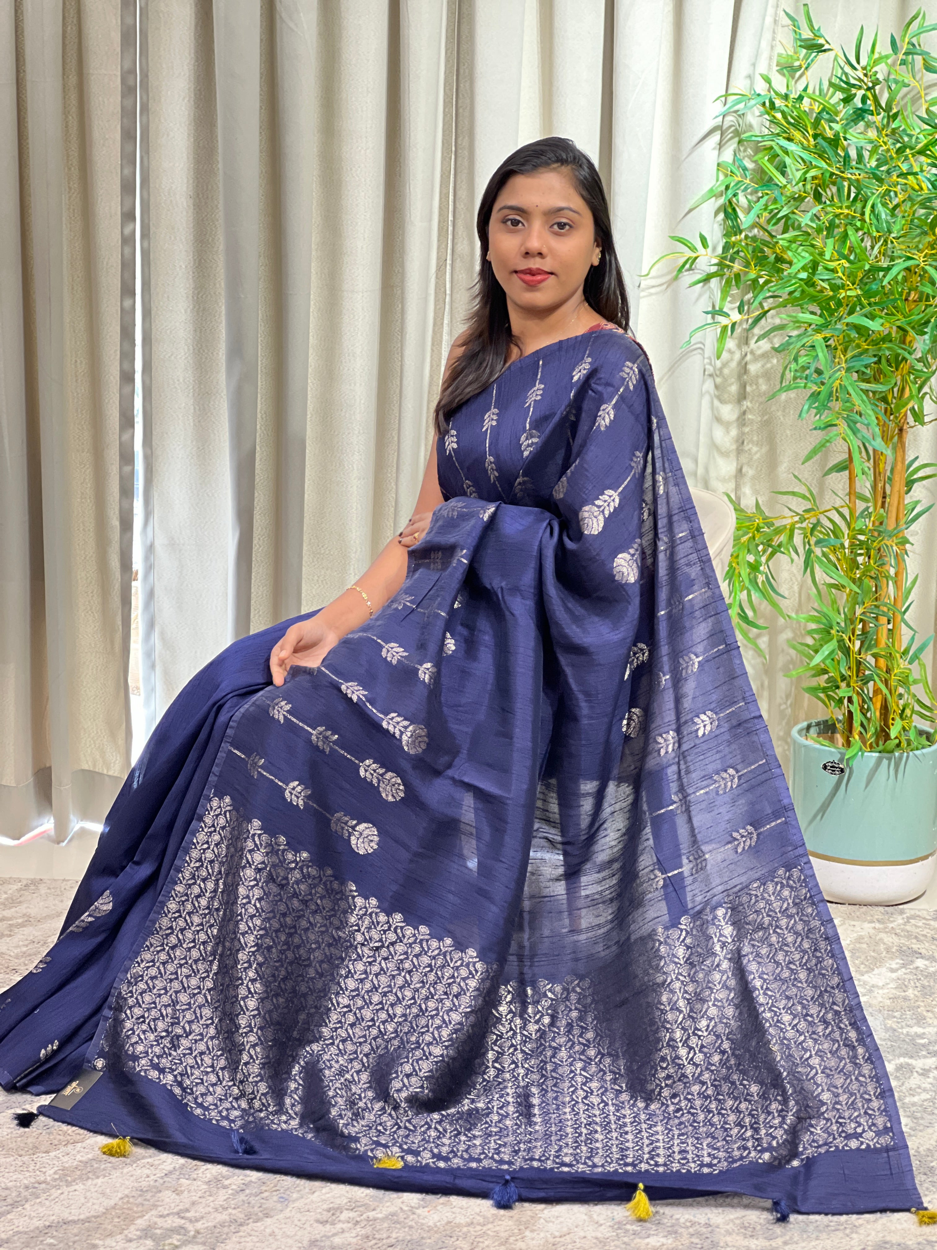Floral Pattern Semi Jute Saree | YNG1679