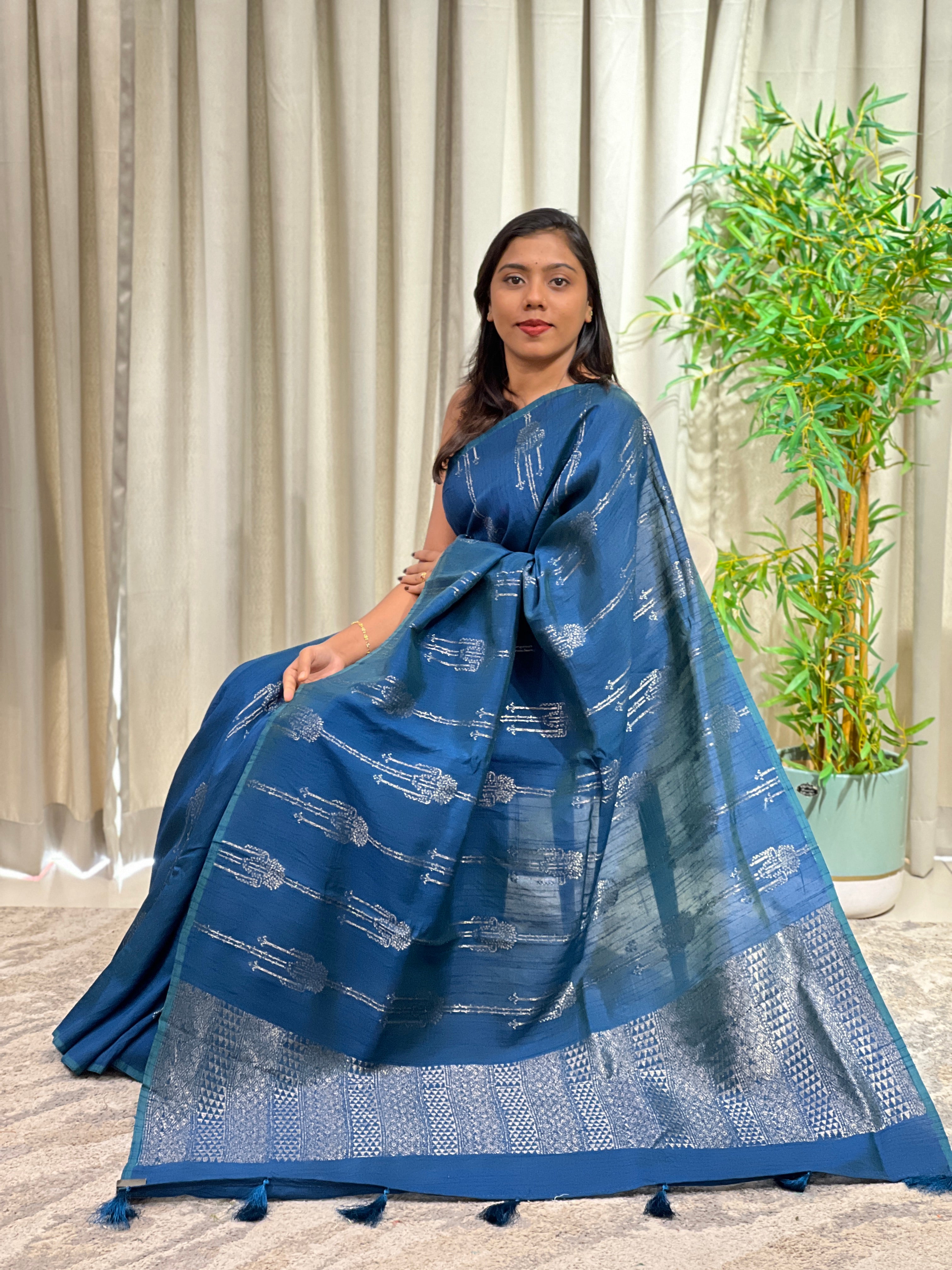 Floral pattern Semi Jute Saree | YNG1676