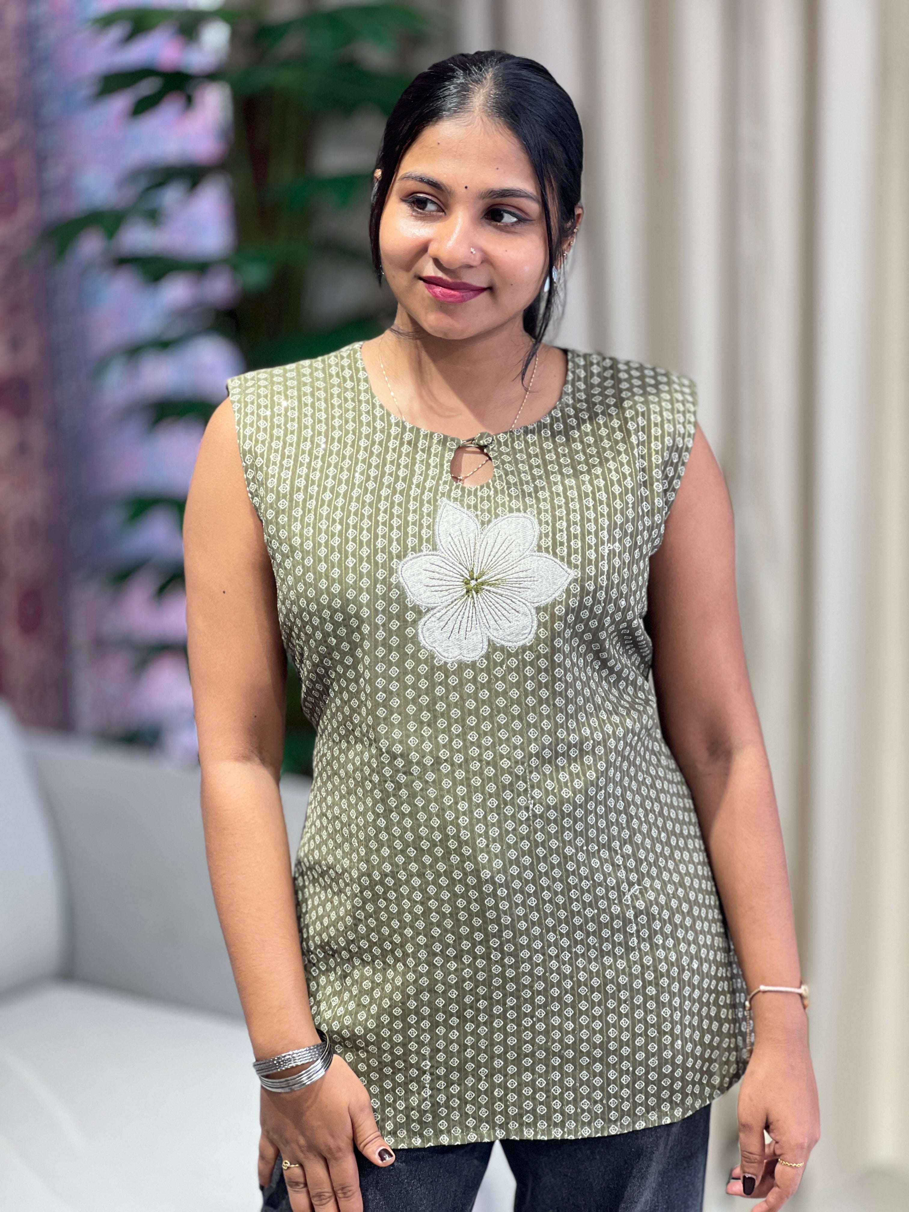 Applique Detailing Georgette Short KurtaDNT1002