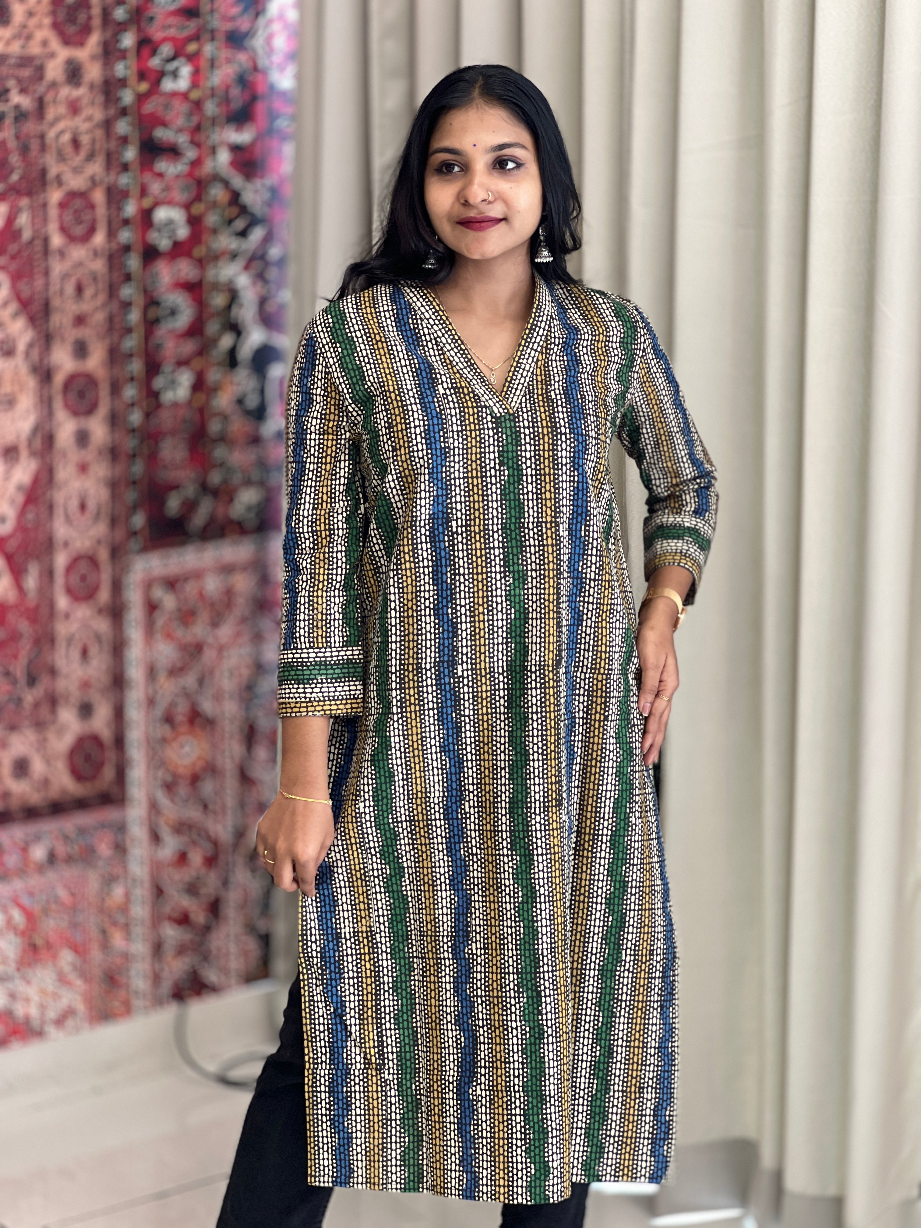 Stripes Printed Slitted Cotton Kurta | DNT297