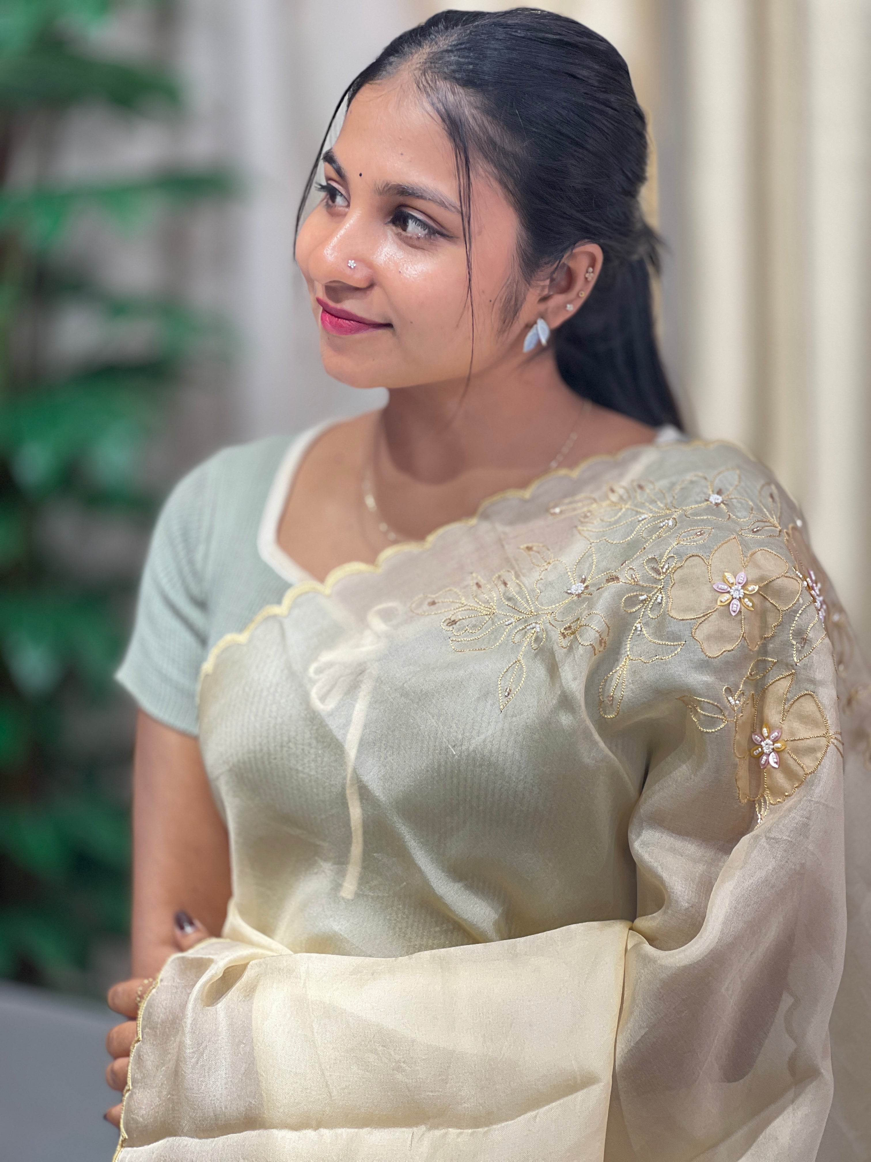 Floral Applique Detailed Pure Organza Saree | DNT1005