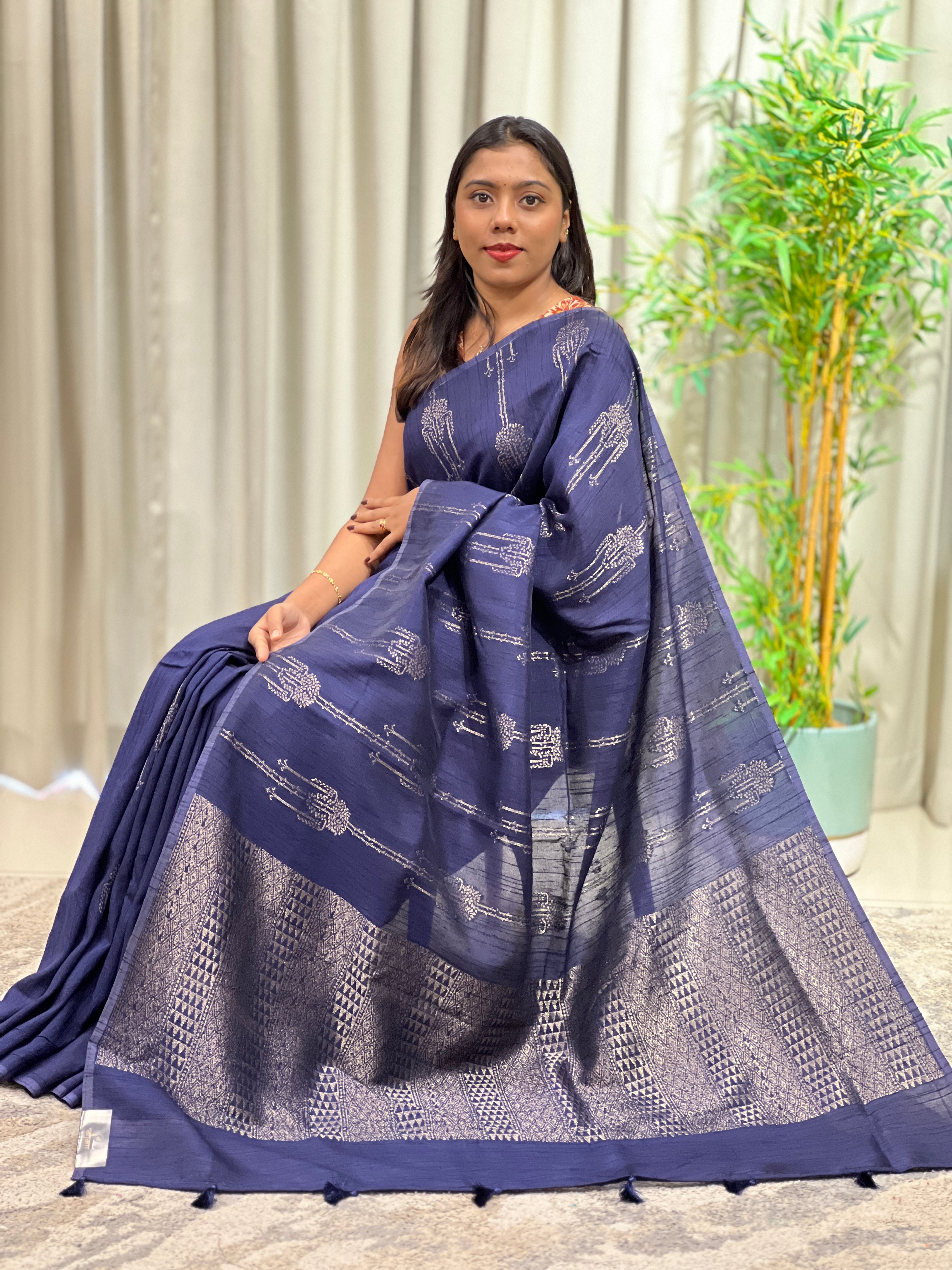 Floral pattern Semi Jute Saree | YNG1677