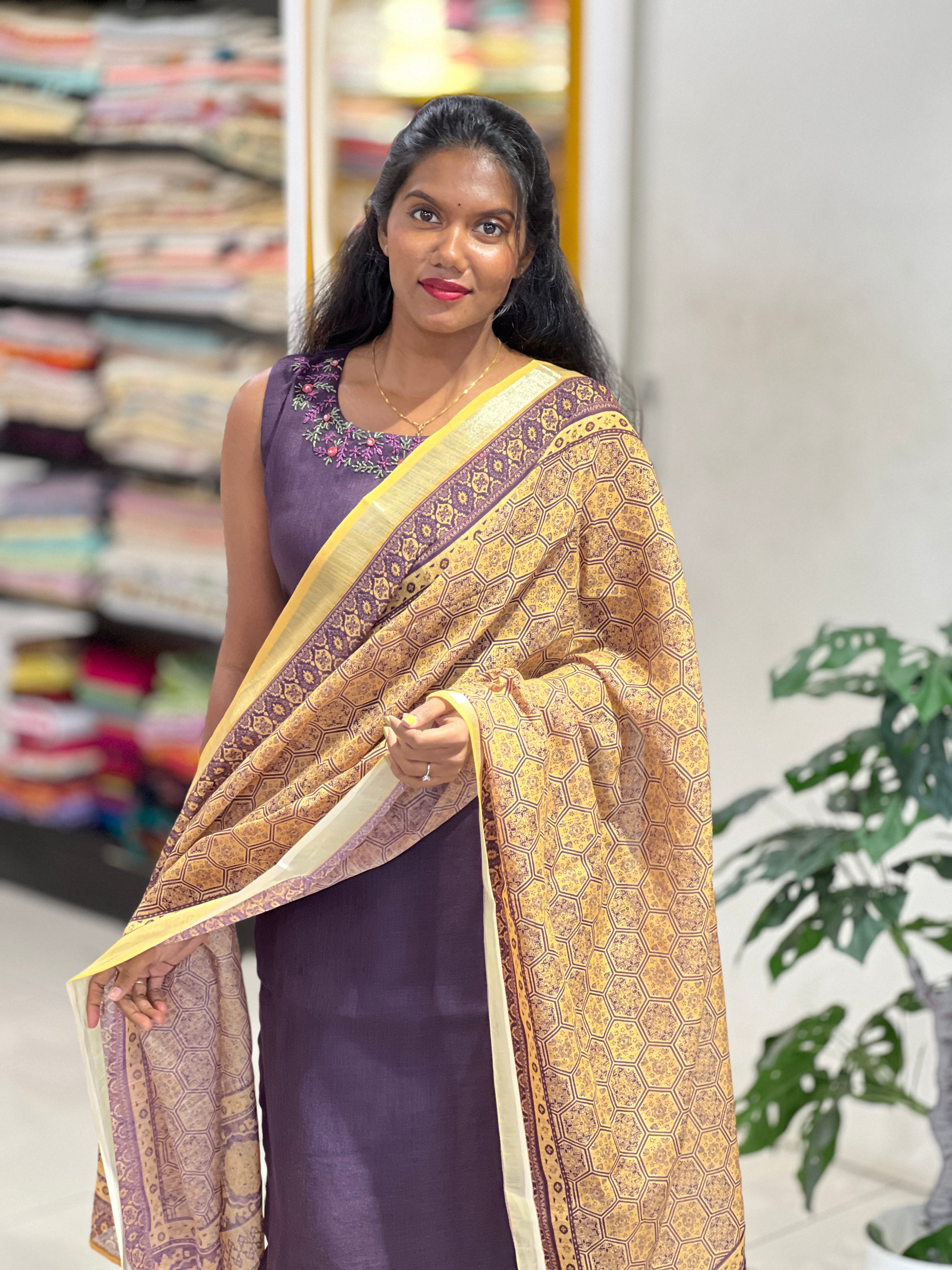 Hand Embroidery Detailed Linen Finish Kurta Set | NAI145