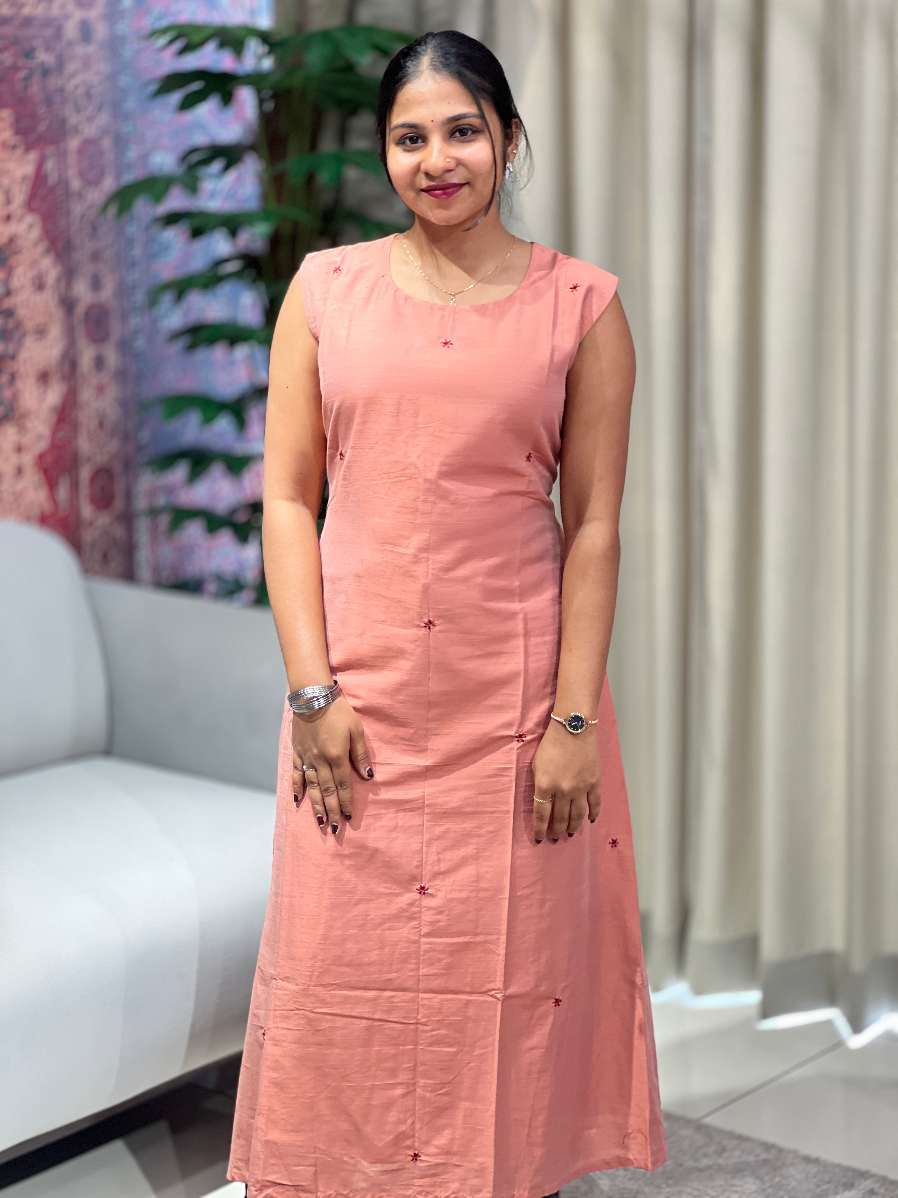 Scattered Floral Embroidery Slub Silk Kurta | DNT962