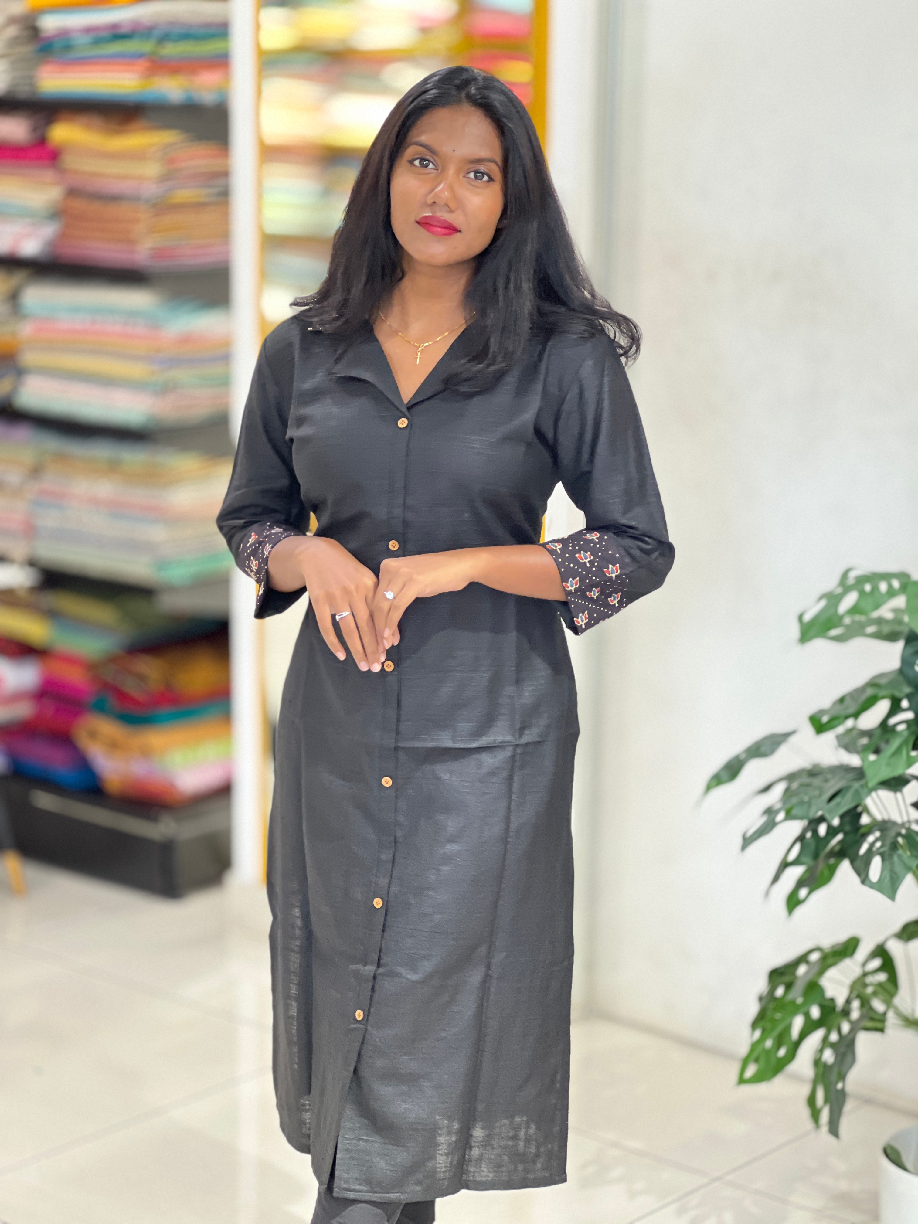 Patch Detailed Raw Cotton Kurta | DNT1146