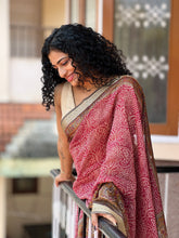 Zari Check Weaved Silk Chanderi Saree | SMC123