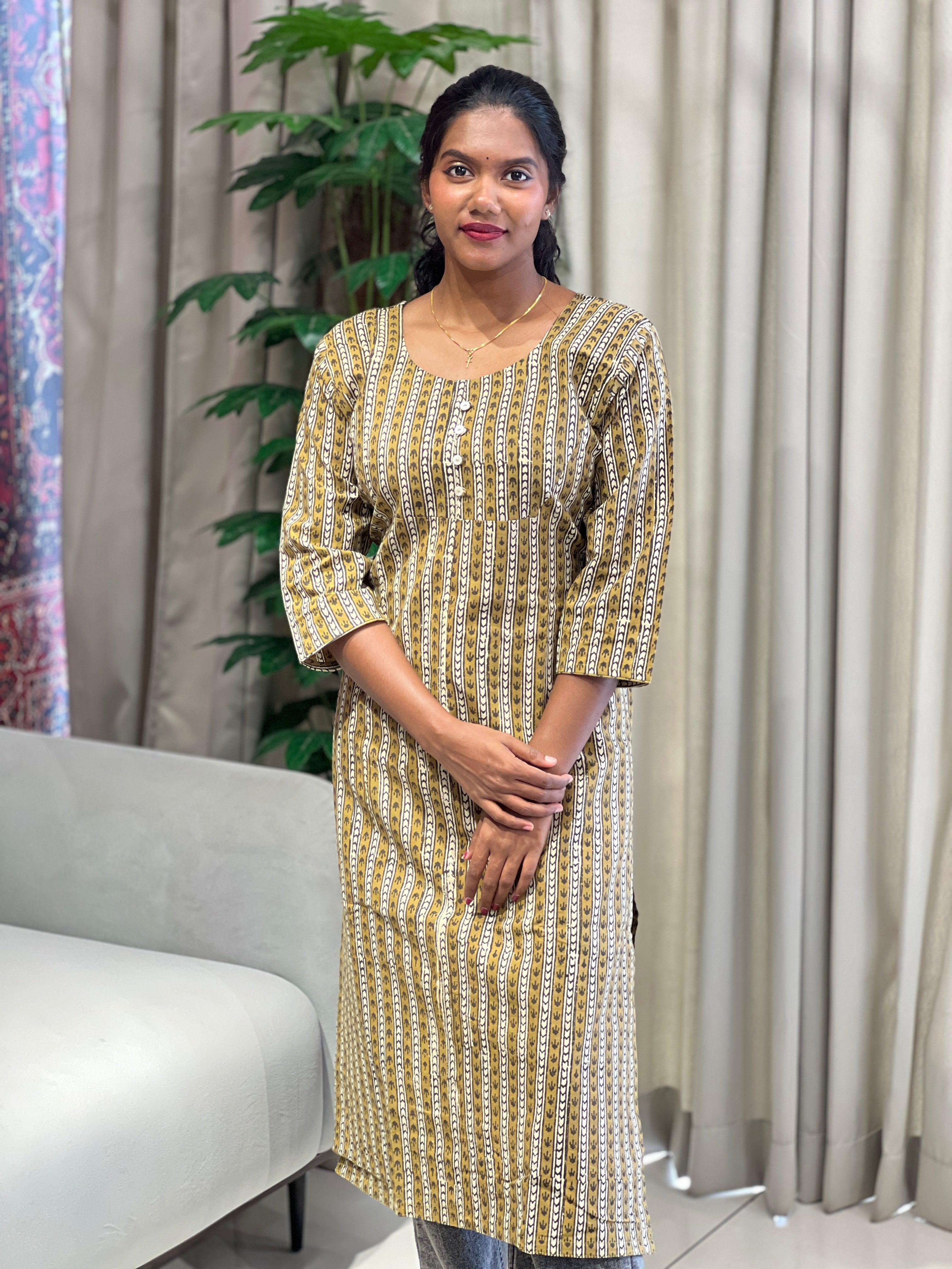 Stripe Print Detailed Cotton Kurta | RMLA184