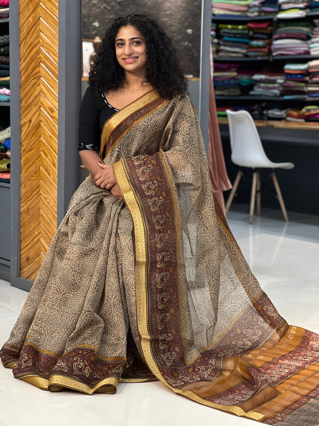 Zari Check Weaved Silk Chanderi Saree | SMC123