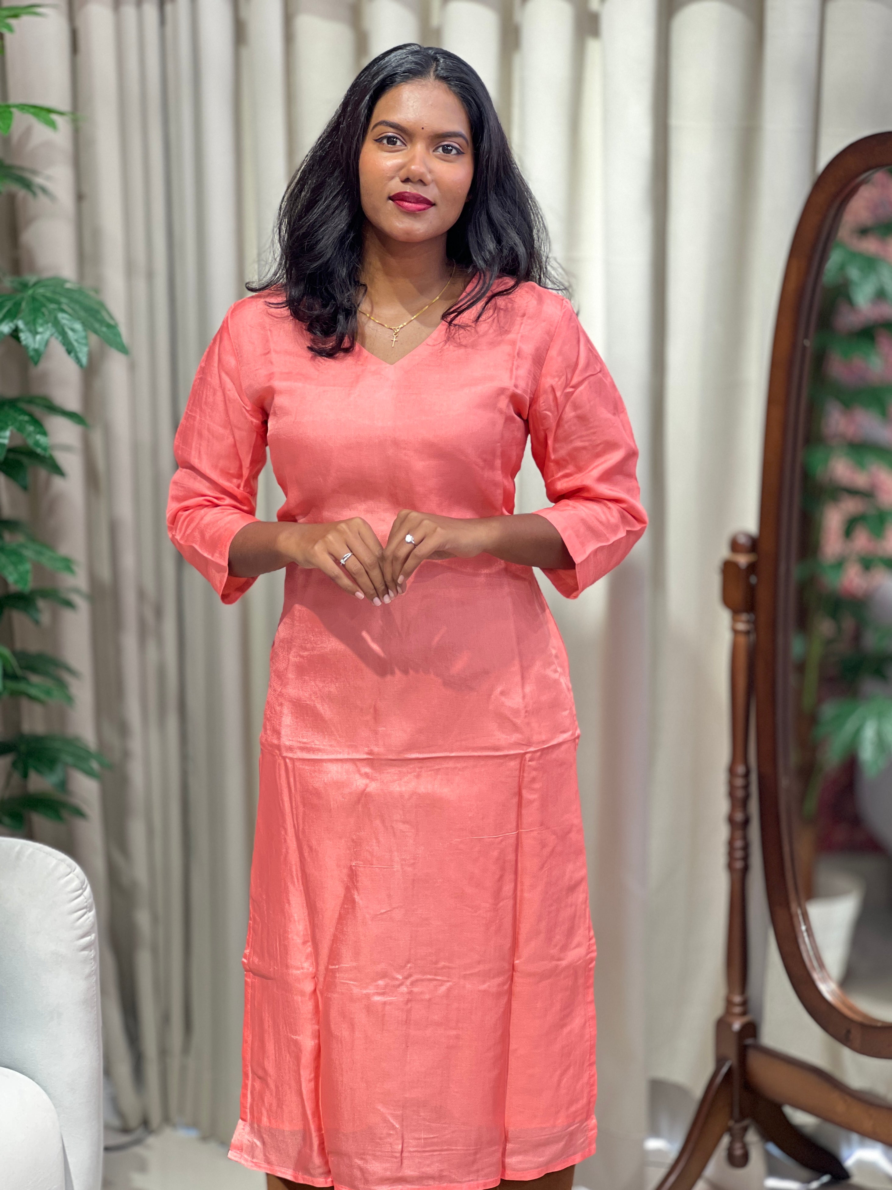 Solid Patterned Semi Silk Kurta | DNT1141