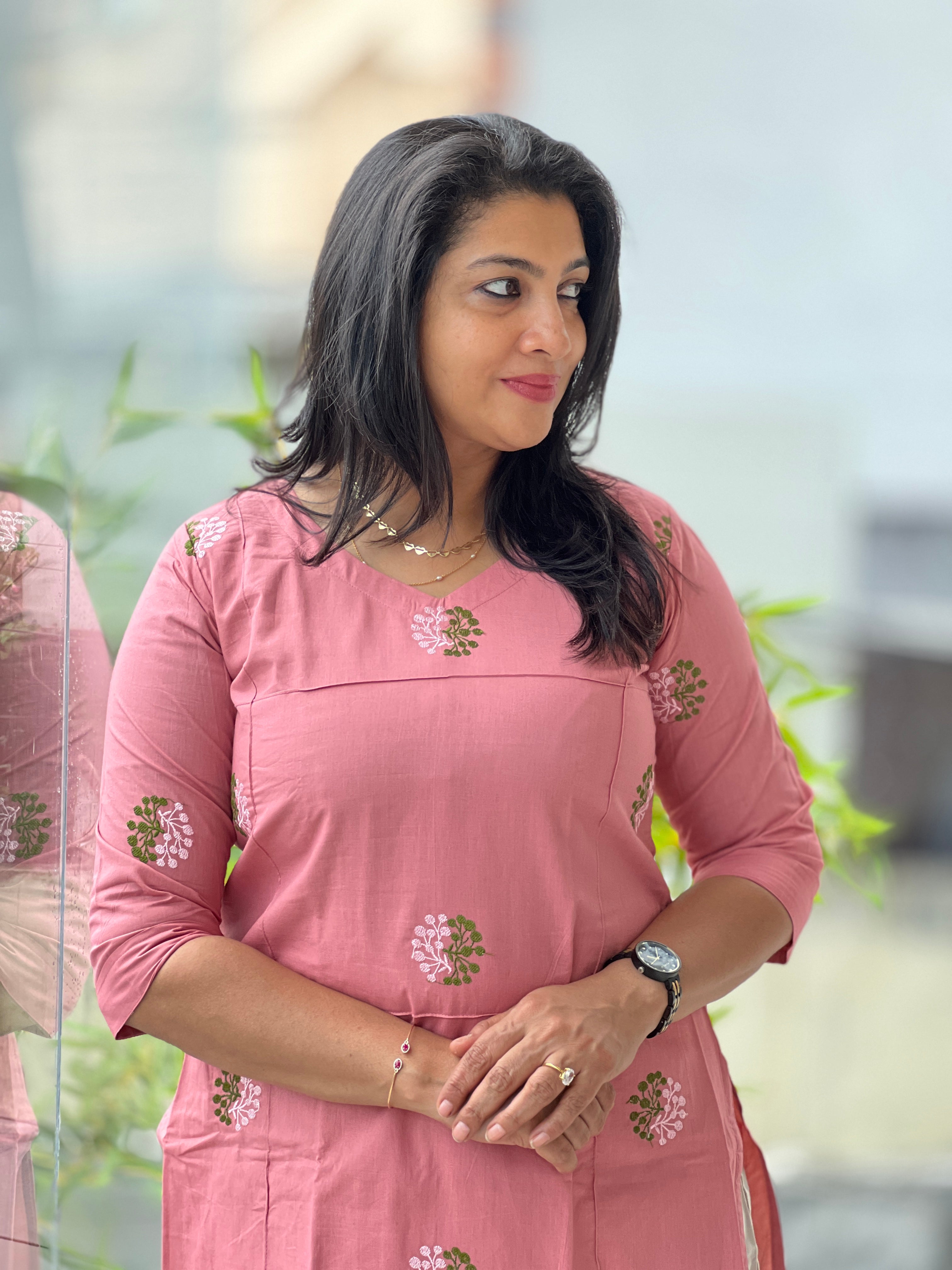 Scattered Embroidery Detailed Cotton Kurta Set | MSN170