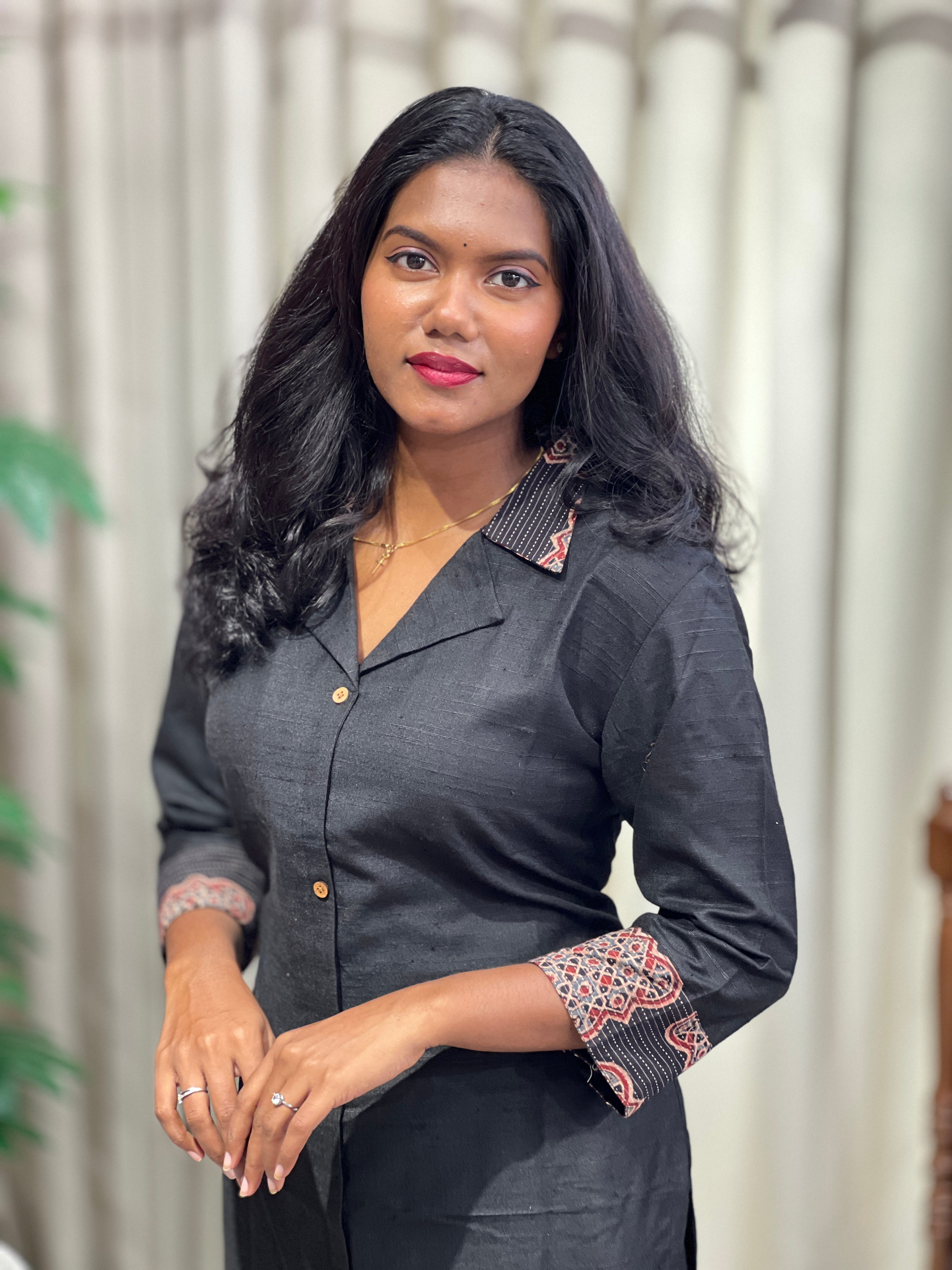 Patch Detailed Raw Cotton Kurta | DNT1147