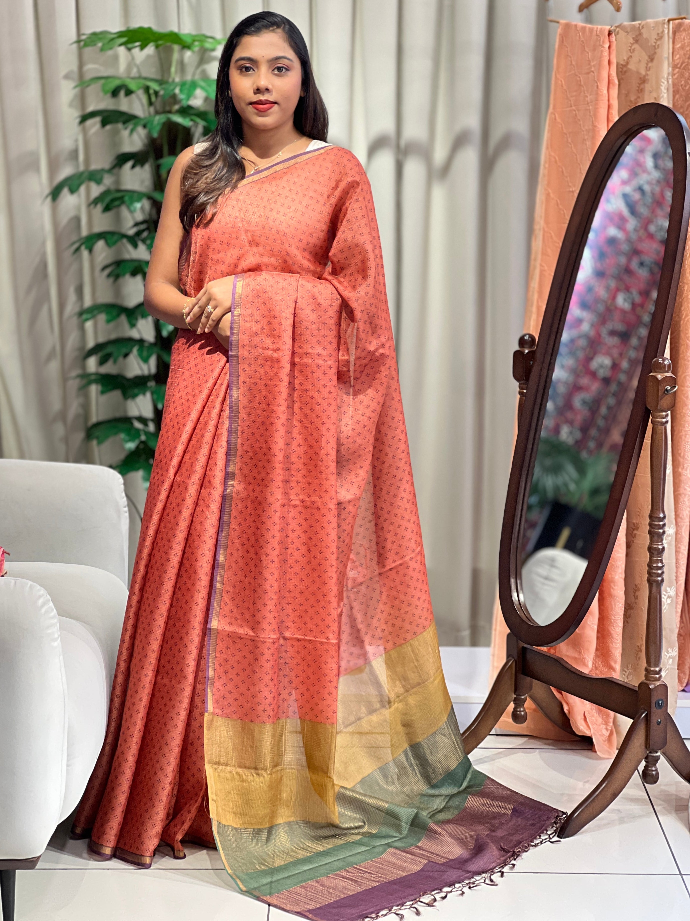 Zari Check Patterned Desi Tussar Saree | HS1414