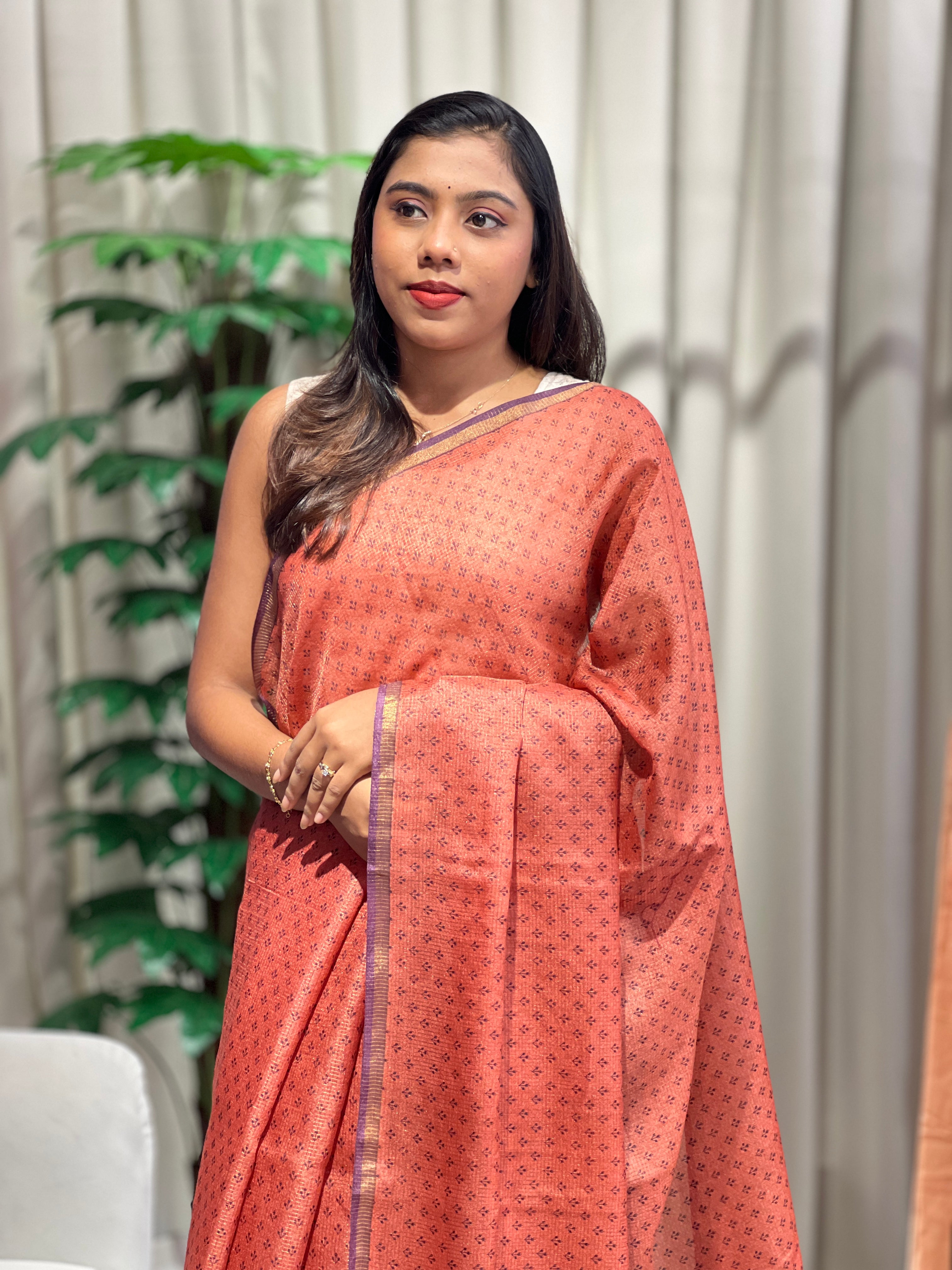 Zari Check Patterned Desi Tussar Saree | HS1414