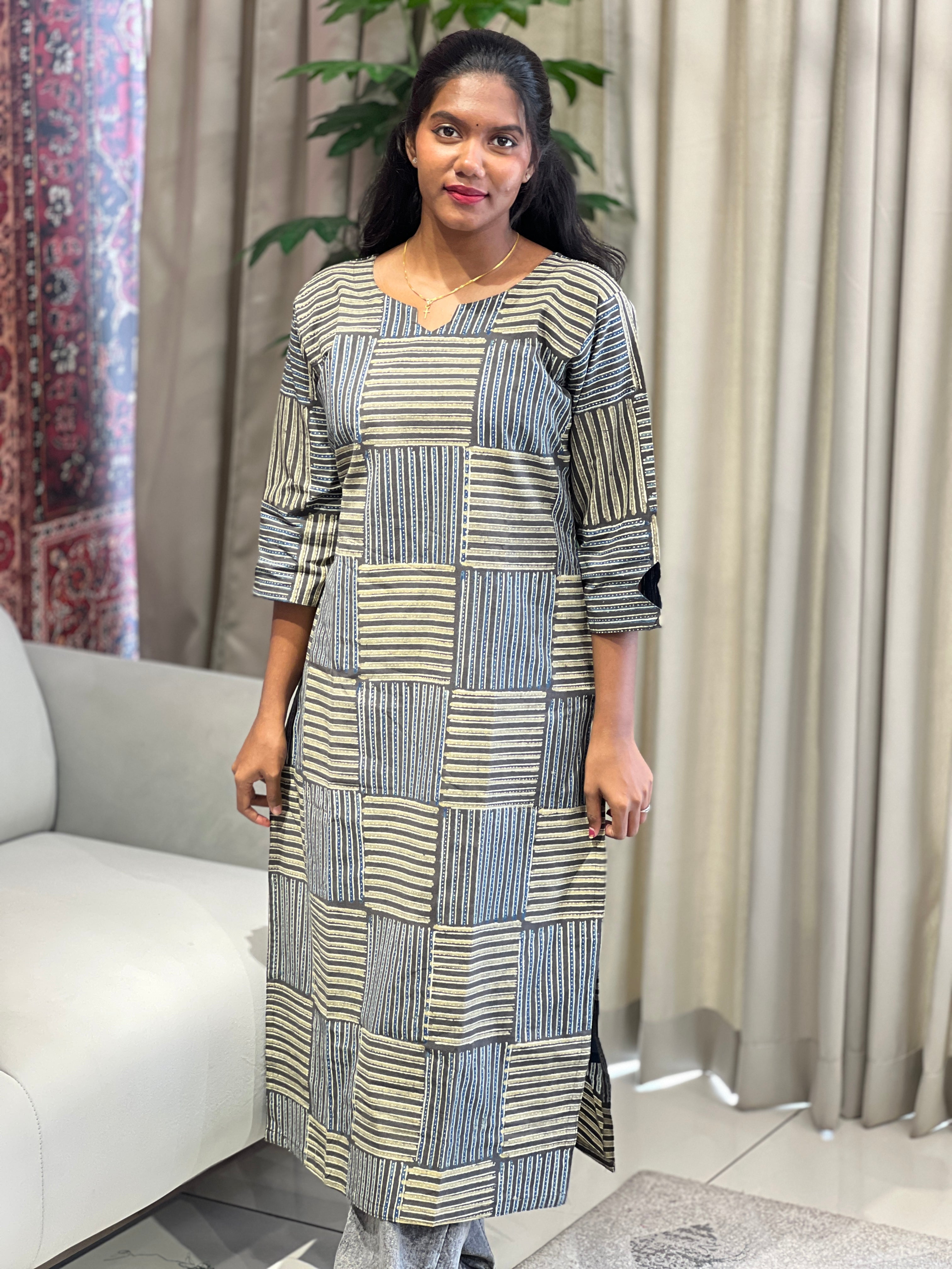 Geometric Print Detailed Cotton Kurta | RMLA174