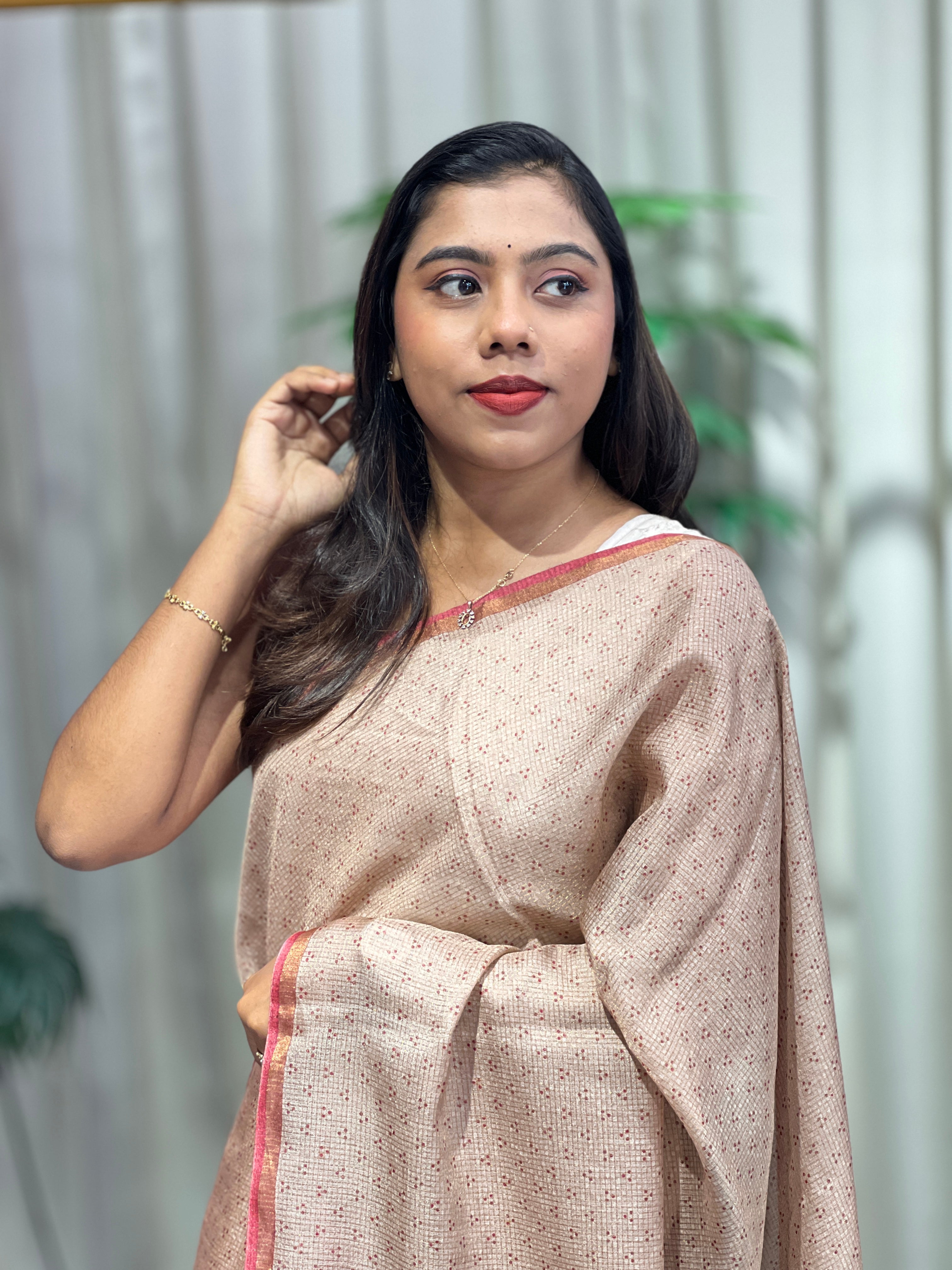 Zari Check Patterned Desi Tussar Saree | HS1416