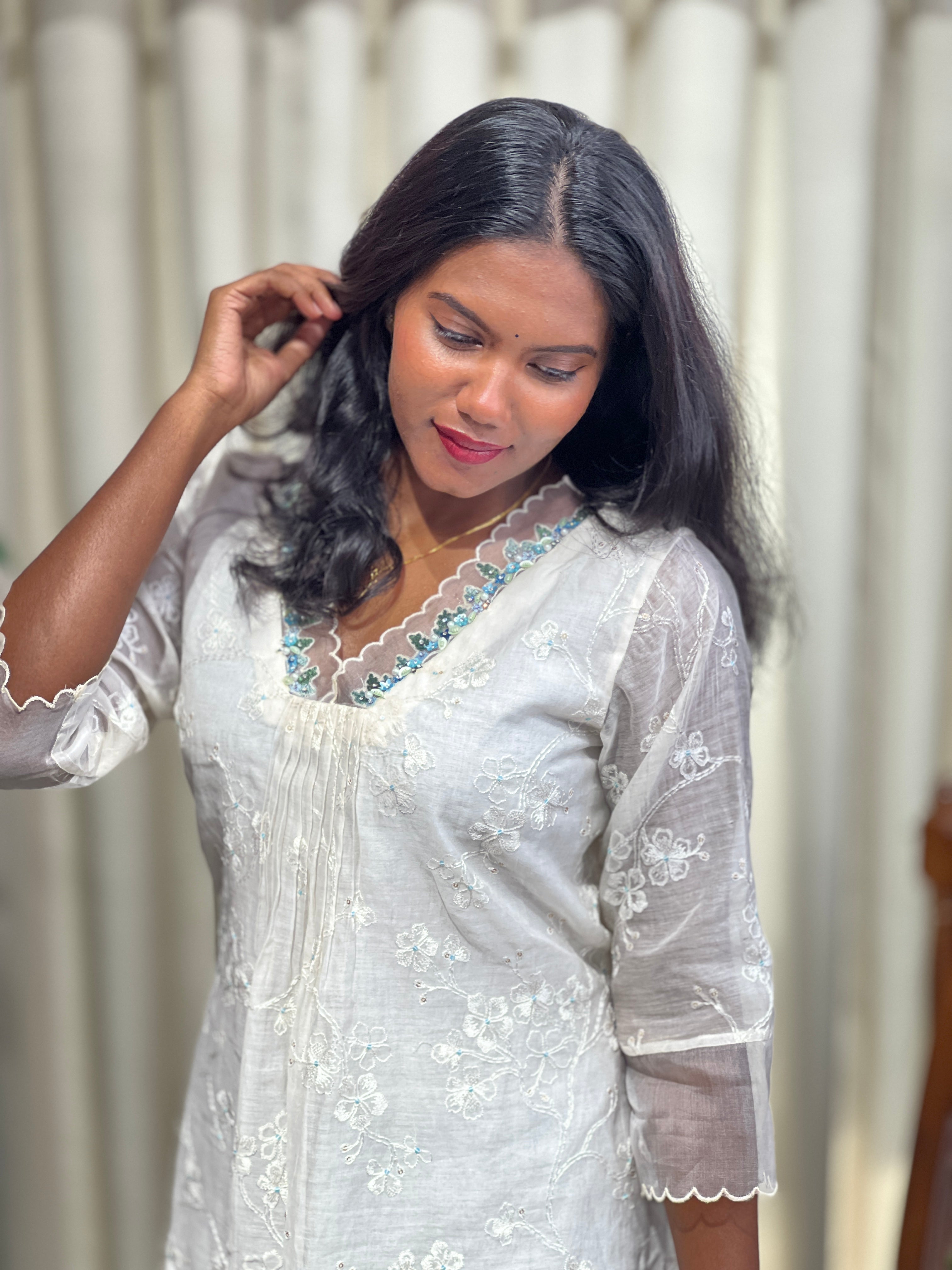 Floral Embroidery With Sequins Detailed Mul Chanderi Kurta | DN797