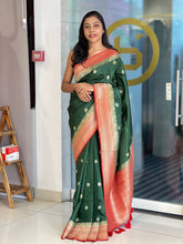Light Golden Zari Woven Traditional Patterned Banarasi Silk Saree | NN314