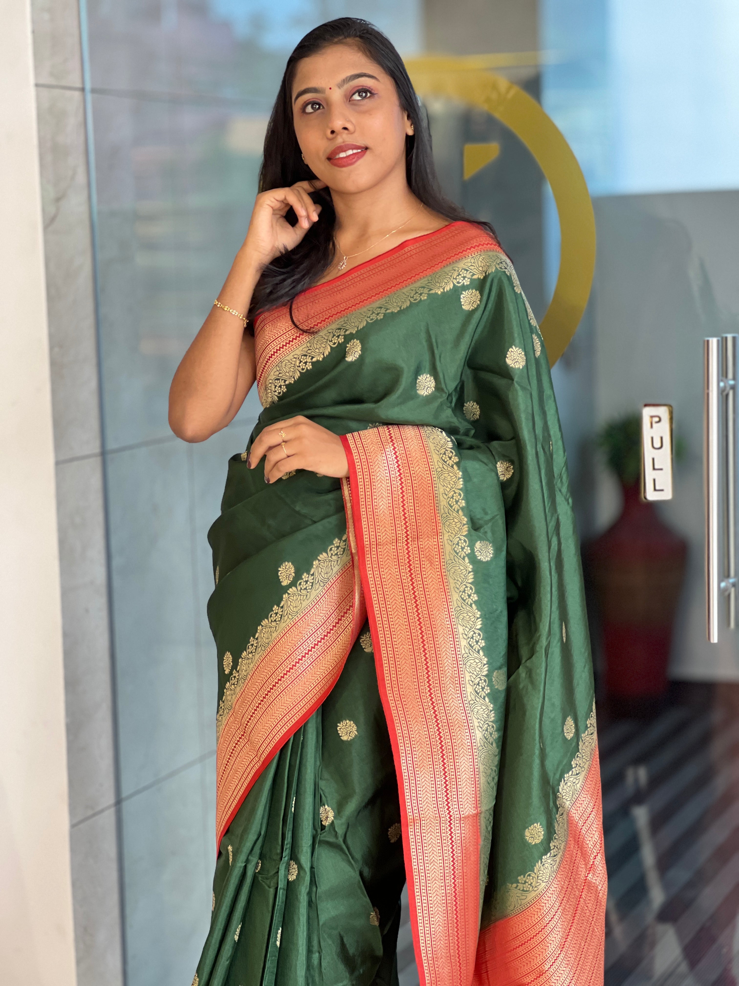Light Golden Zari Woven Traditional Patterned Banarasi Silk Saree | NN314