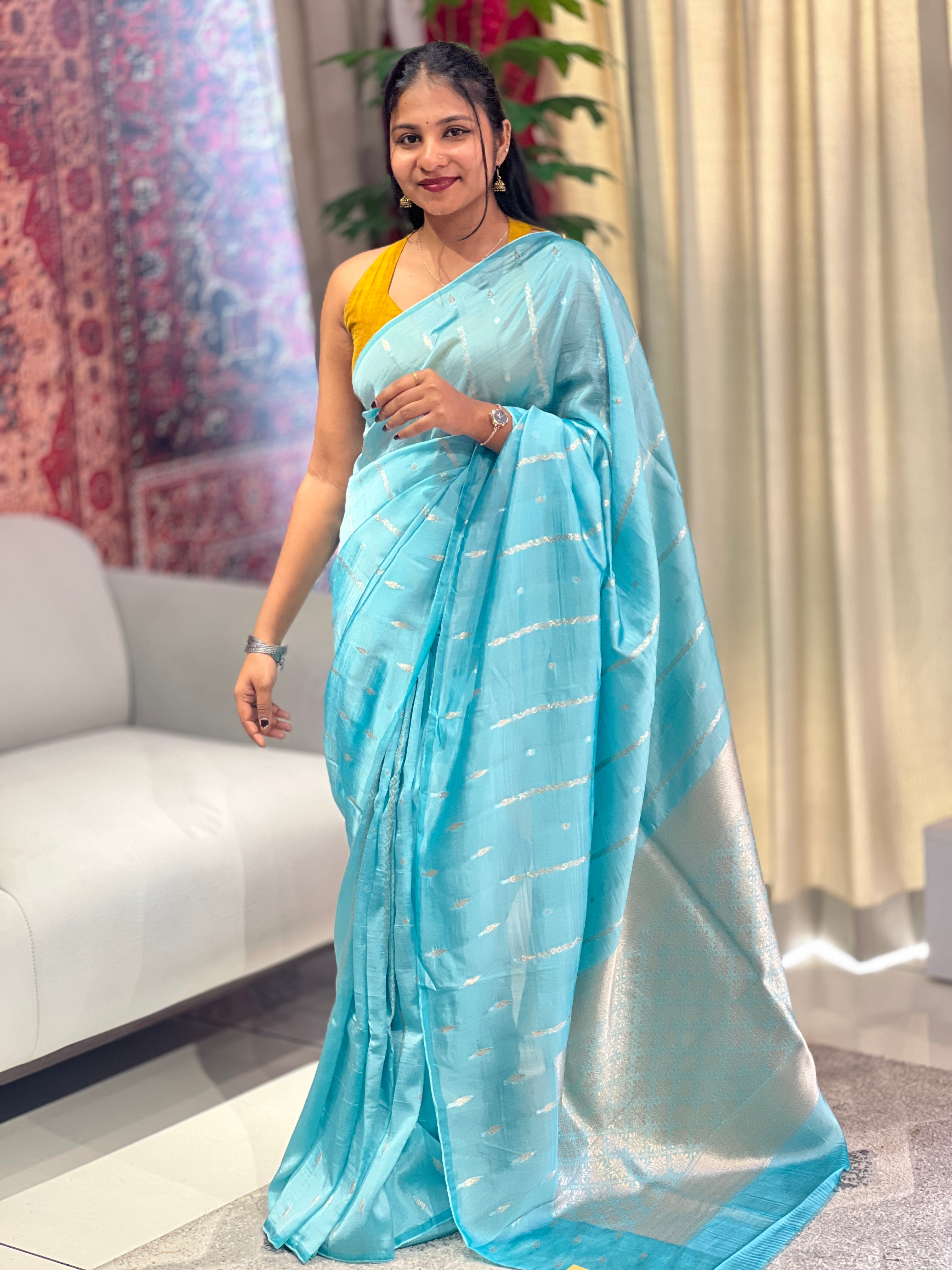 Leaf Patterned Zari Woven Banarasi Saree | NN434