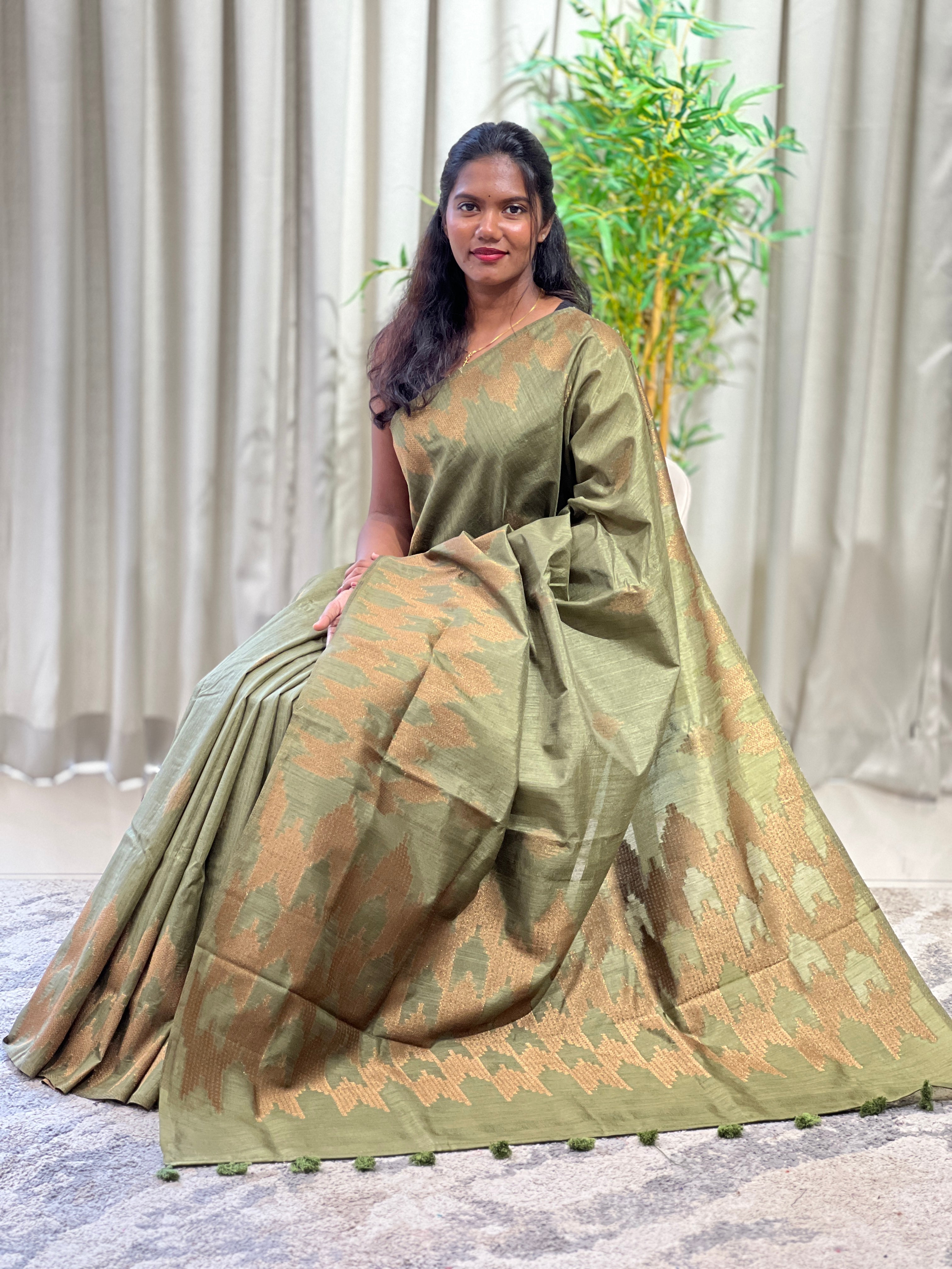 Geometric Wove Pattern Semi Tussar Saree | YNG1615