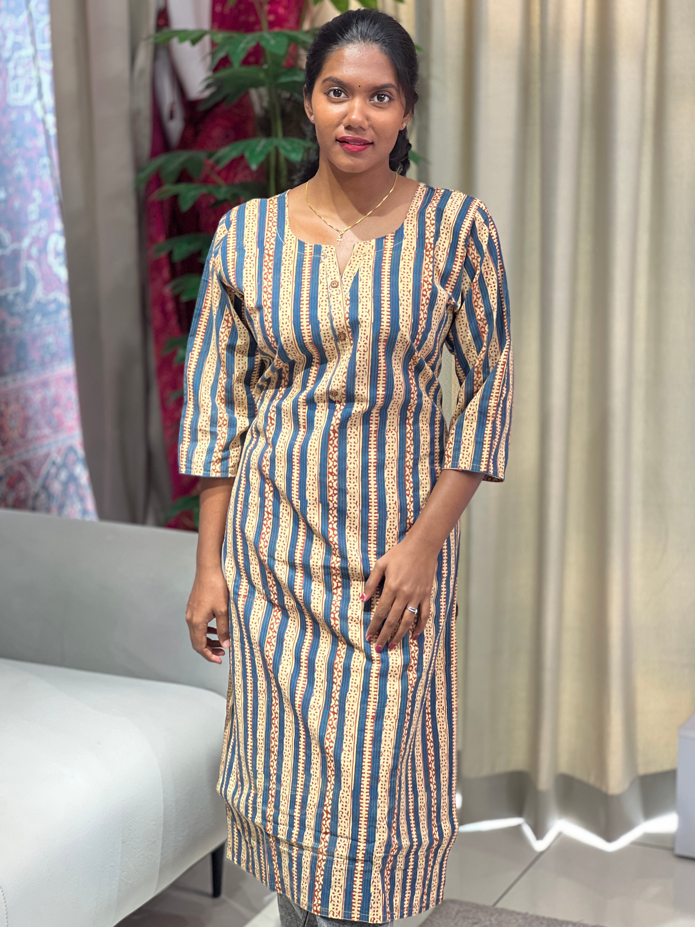 Stripe Print Detailed Cotton Kurta | RMLA194