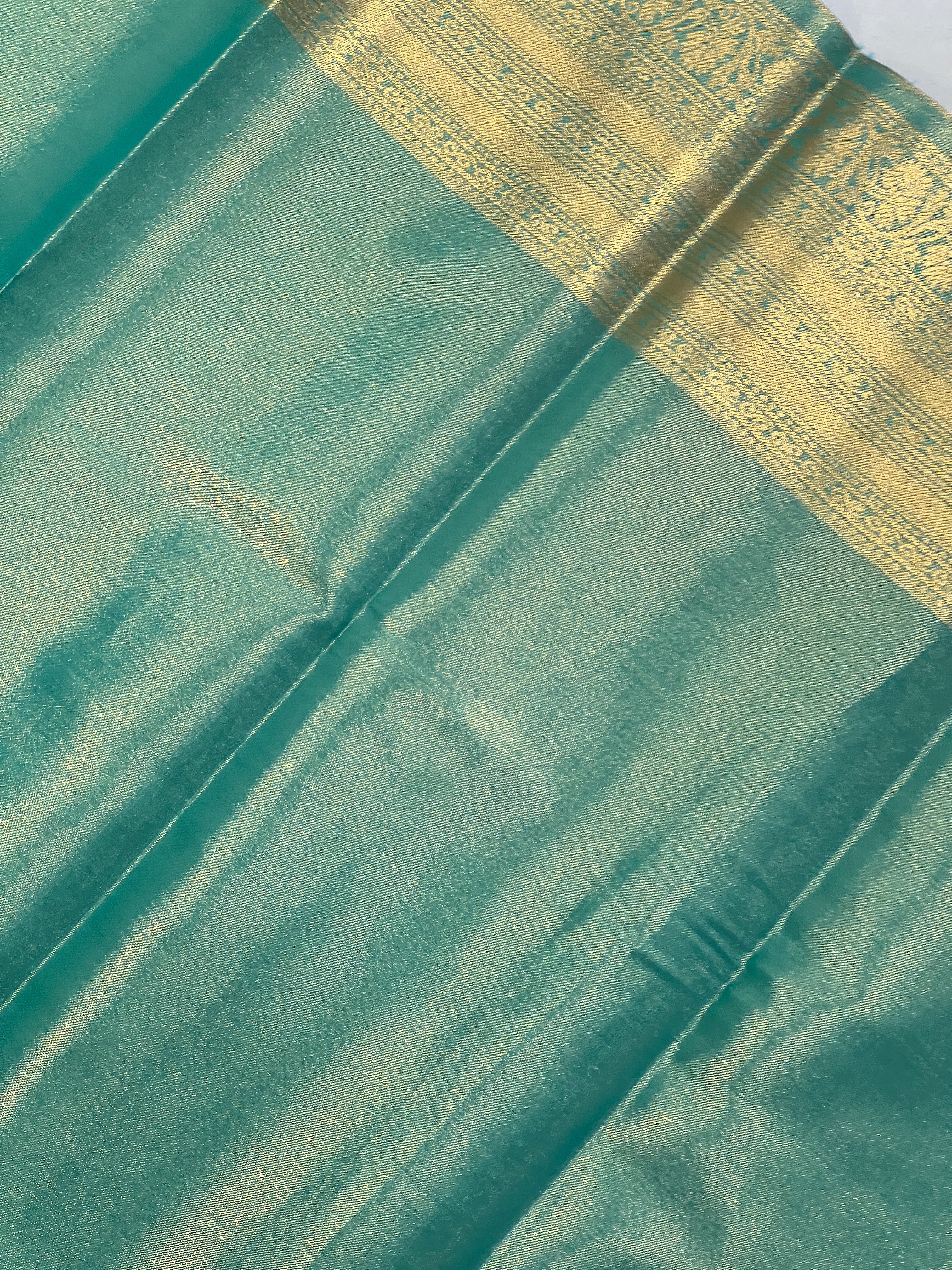 Traditional Zari Buta Weaved Banarasi Silk Saree | PMC122