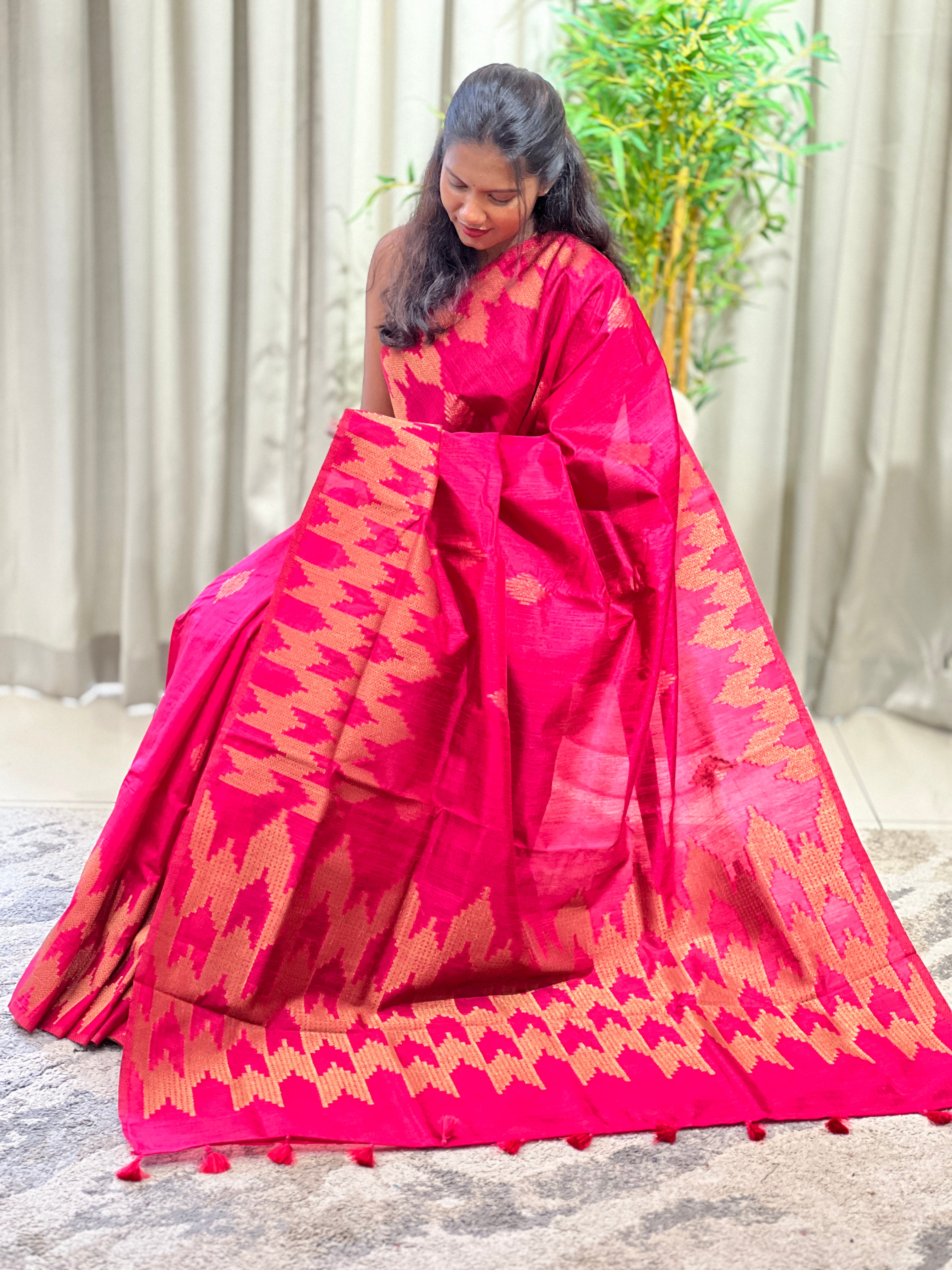Geometric Wove Pattern Semi Tussar Saree  | YNG1617