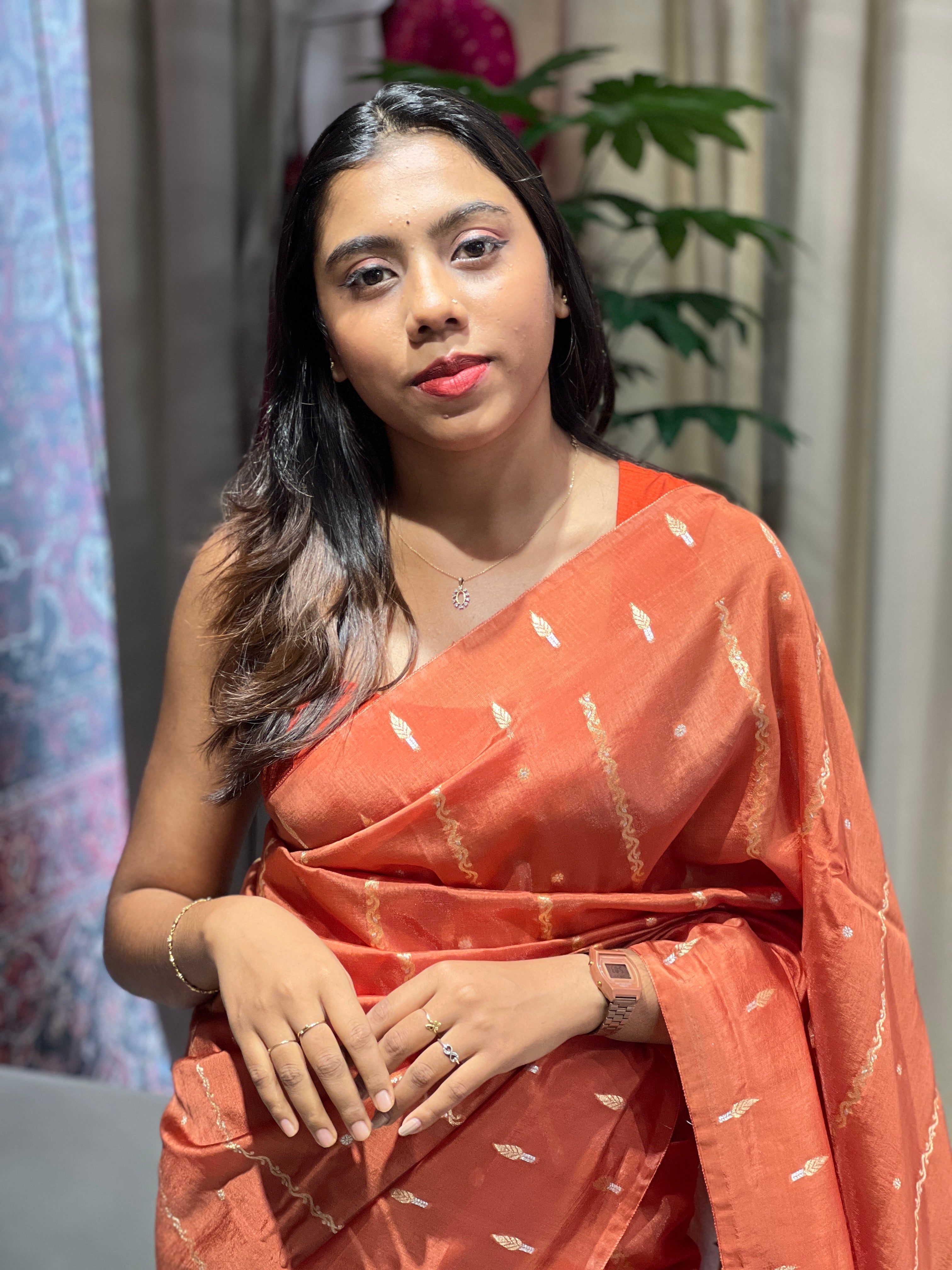 Leaf Patterned Zari Woven Banarasi Saree | NN435