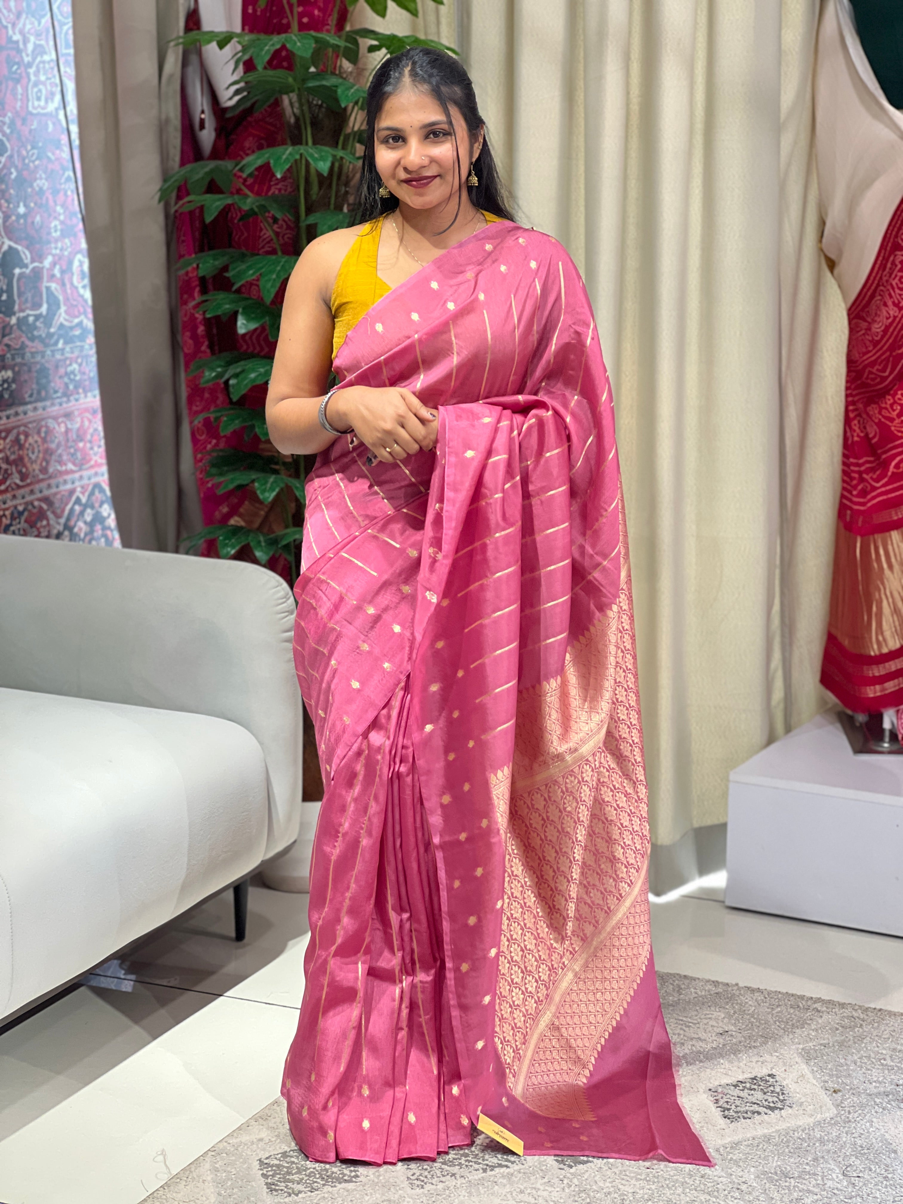 Stripes Patterned Zari Woven Banarasi Saree | NN436