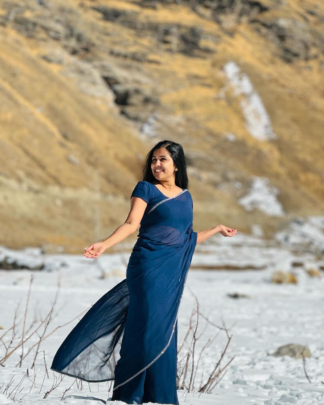 Hand Worked Shimmer Georgette Saree | DN521