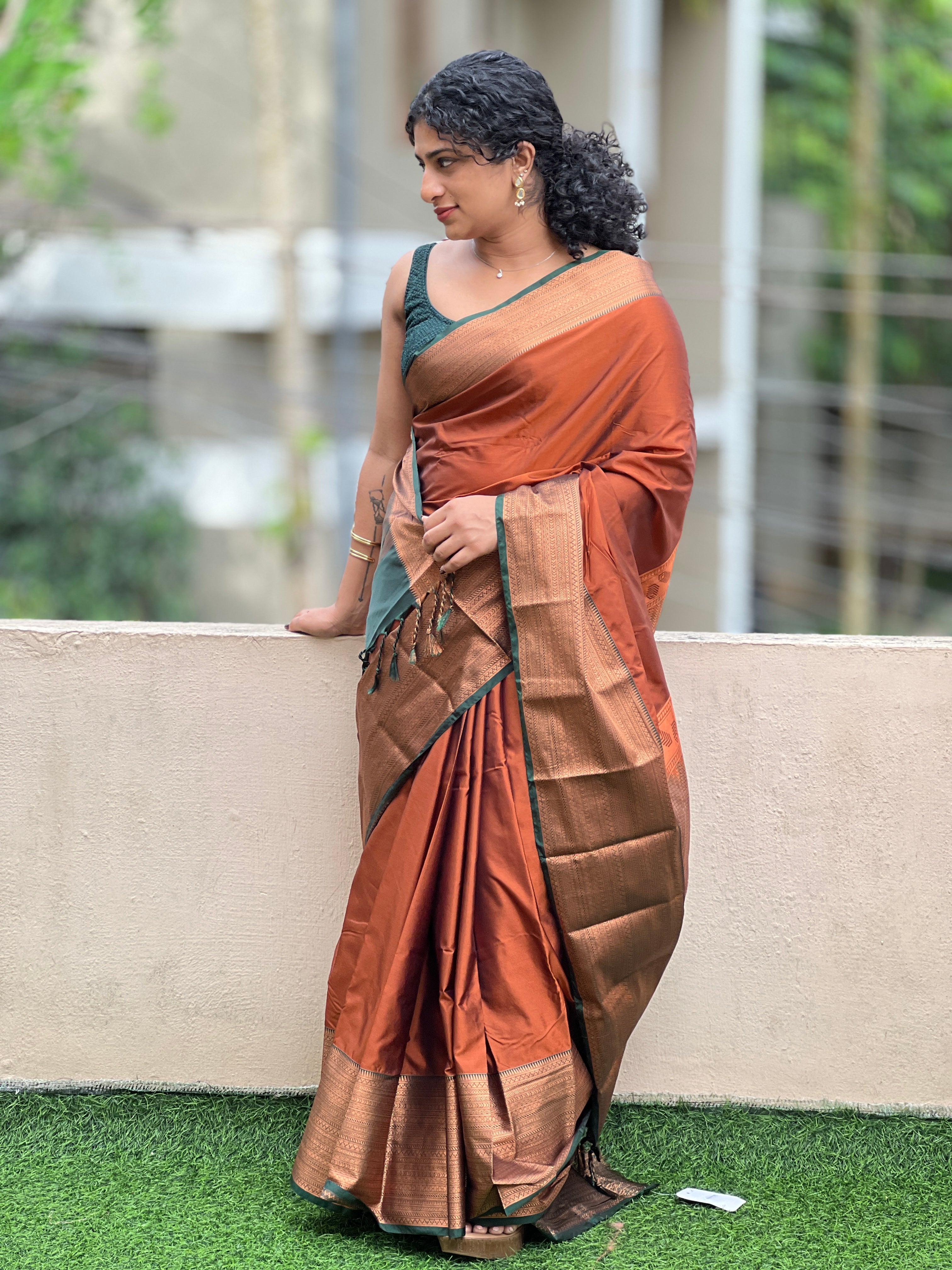 Antique Zari Weaving Border Semi Silk Saree | SKT125