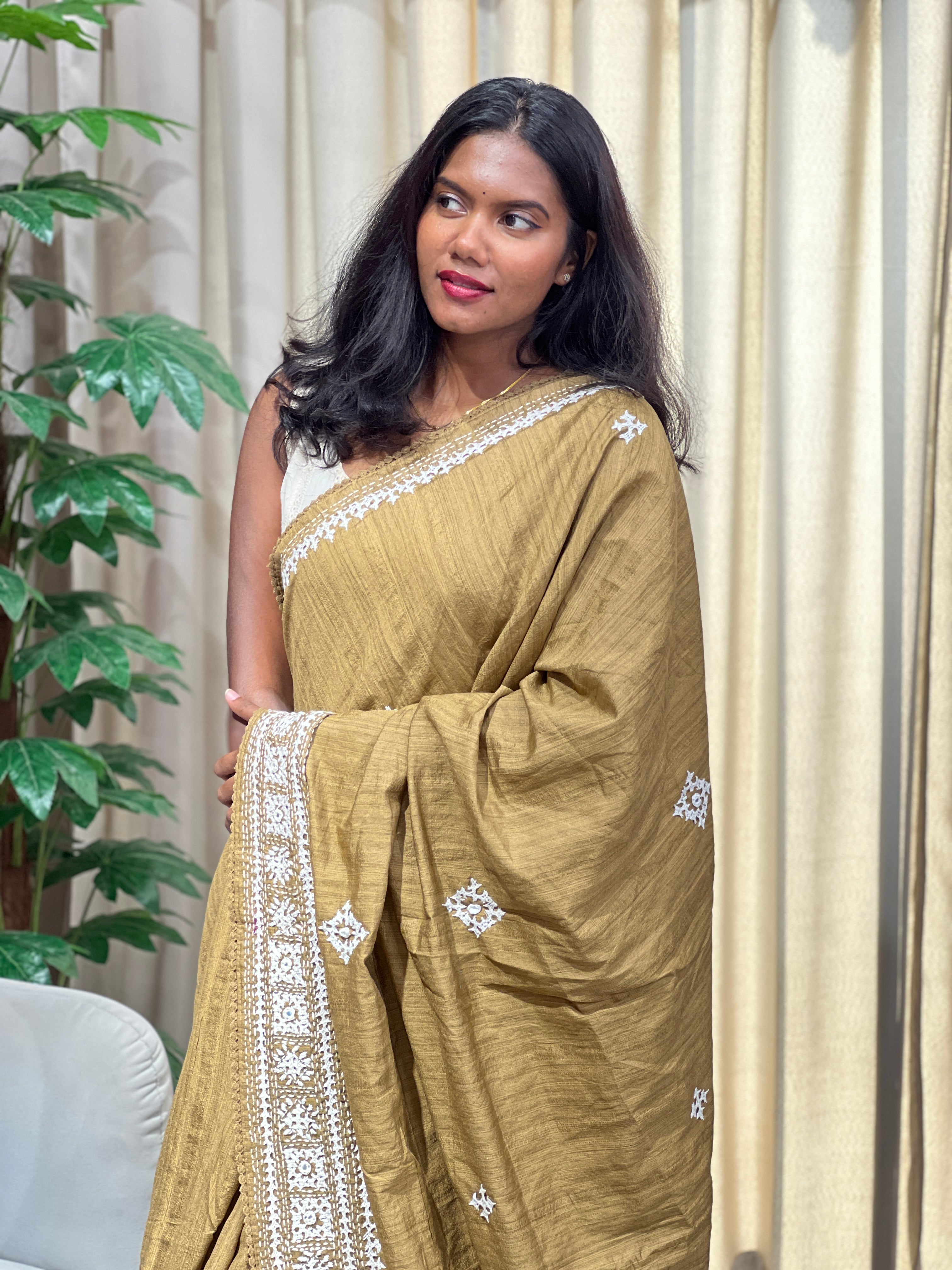 Embroidery Detailed Semi Tussar Saree | BLD2137