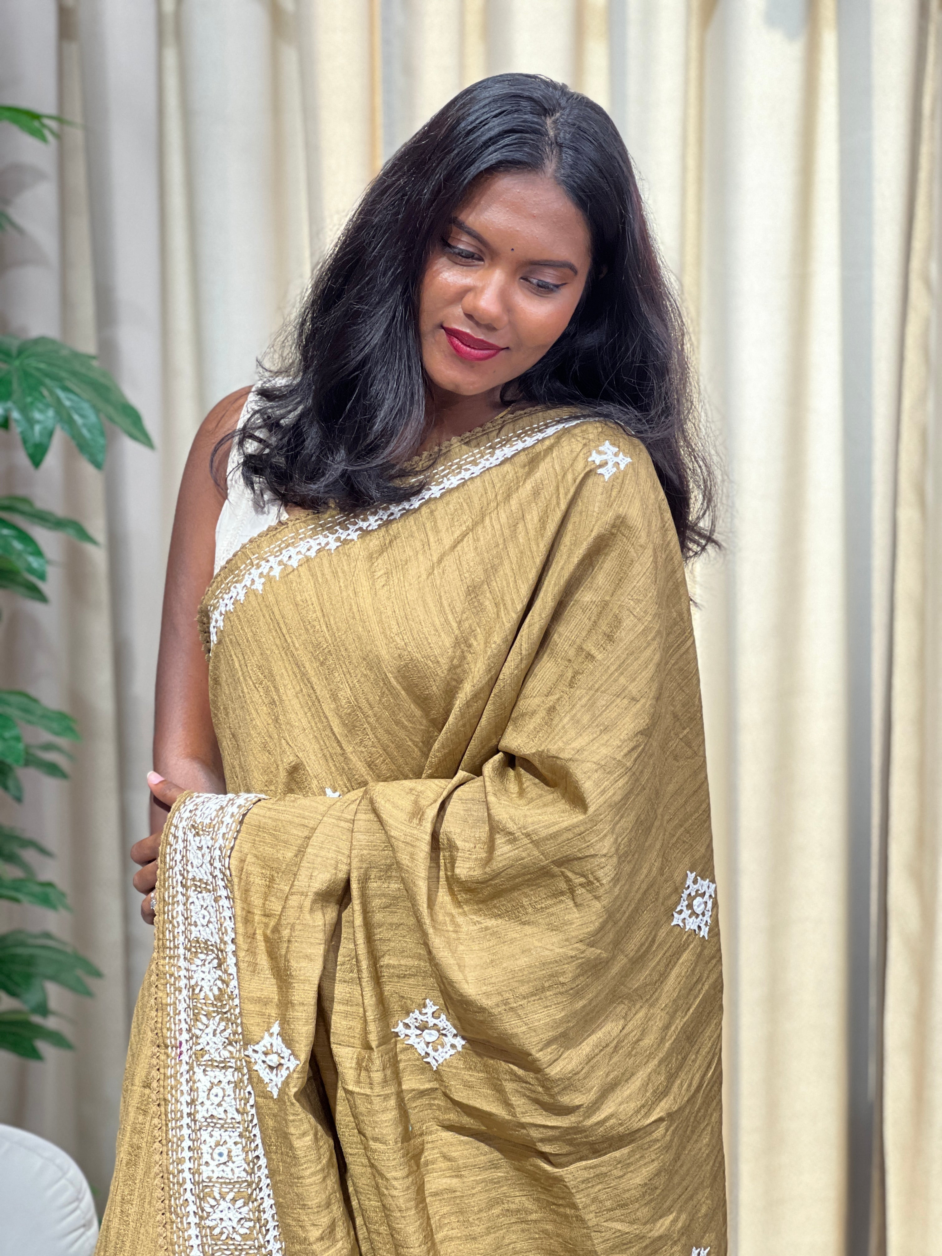 Embroidery Detailed Semi Tussar Saree | BLD2137