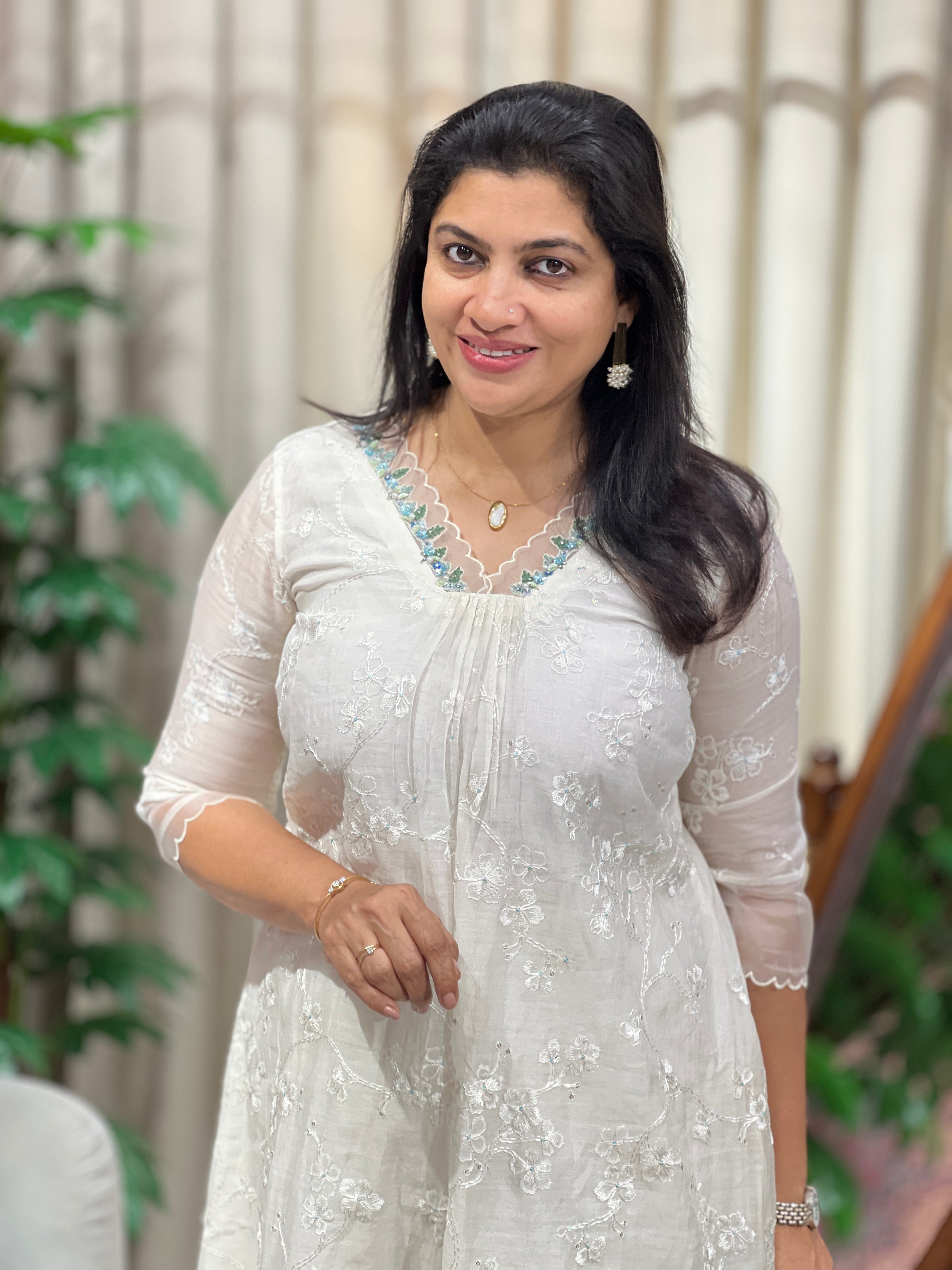 Floral Embroidery With Sequins Detailed Mul Chanderi Kurta | DN797