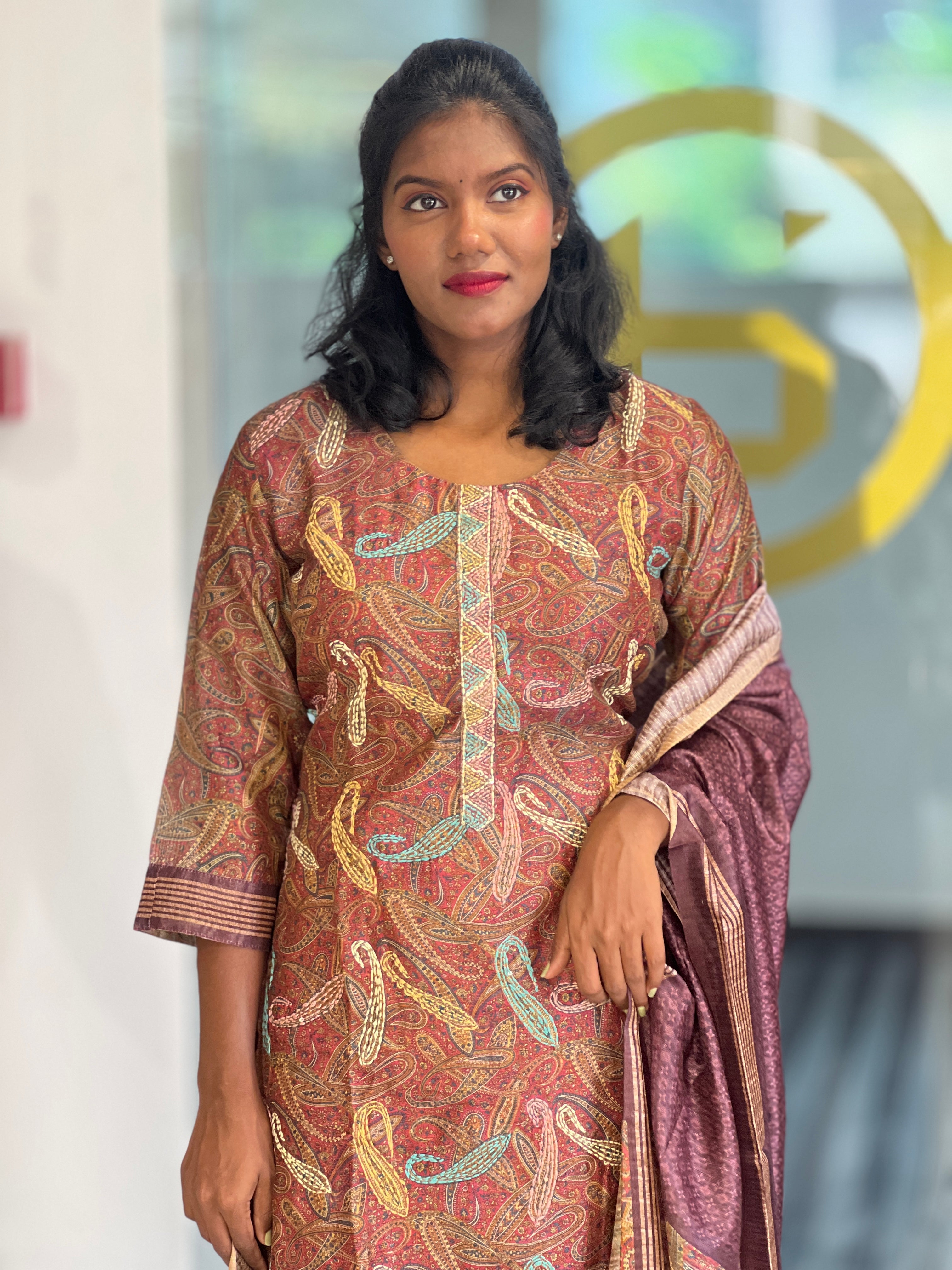 Paisley Pattern Chanderi Finish Kurta Set | VAN154