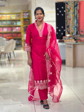 Point Embroidery Muslin Finish Kurta Set | FW320