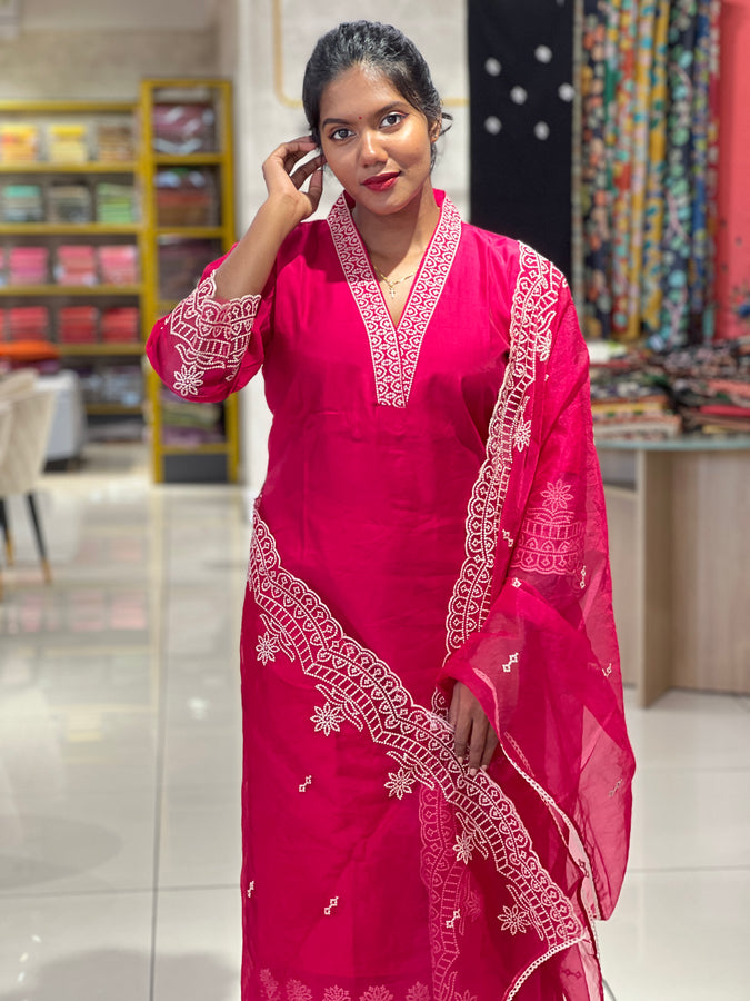 Point Embroidery Muslin Finish Kurta Set | FW320