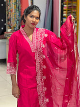 Point Embroidery Muslin Finish Kurta Set | FW320
